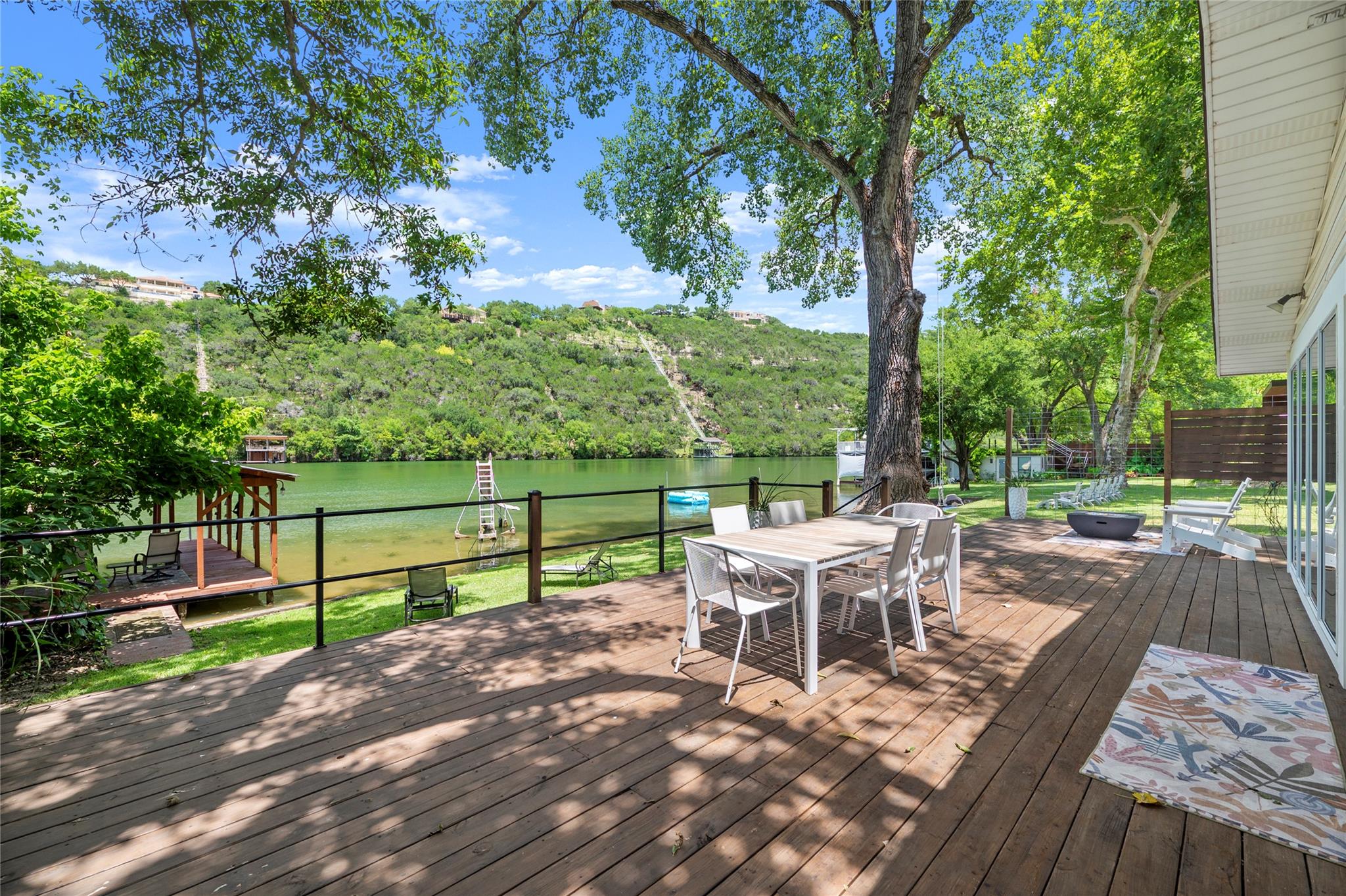 3100 Edgewater Dr, Austin, TX 78733