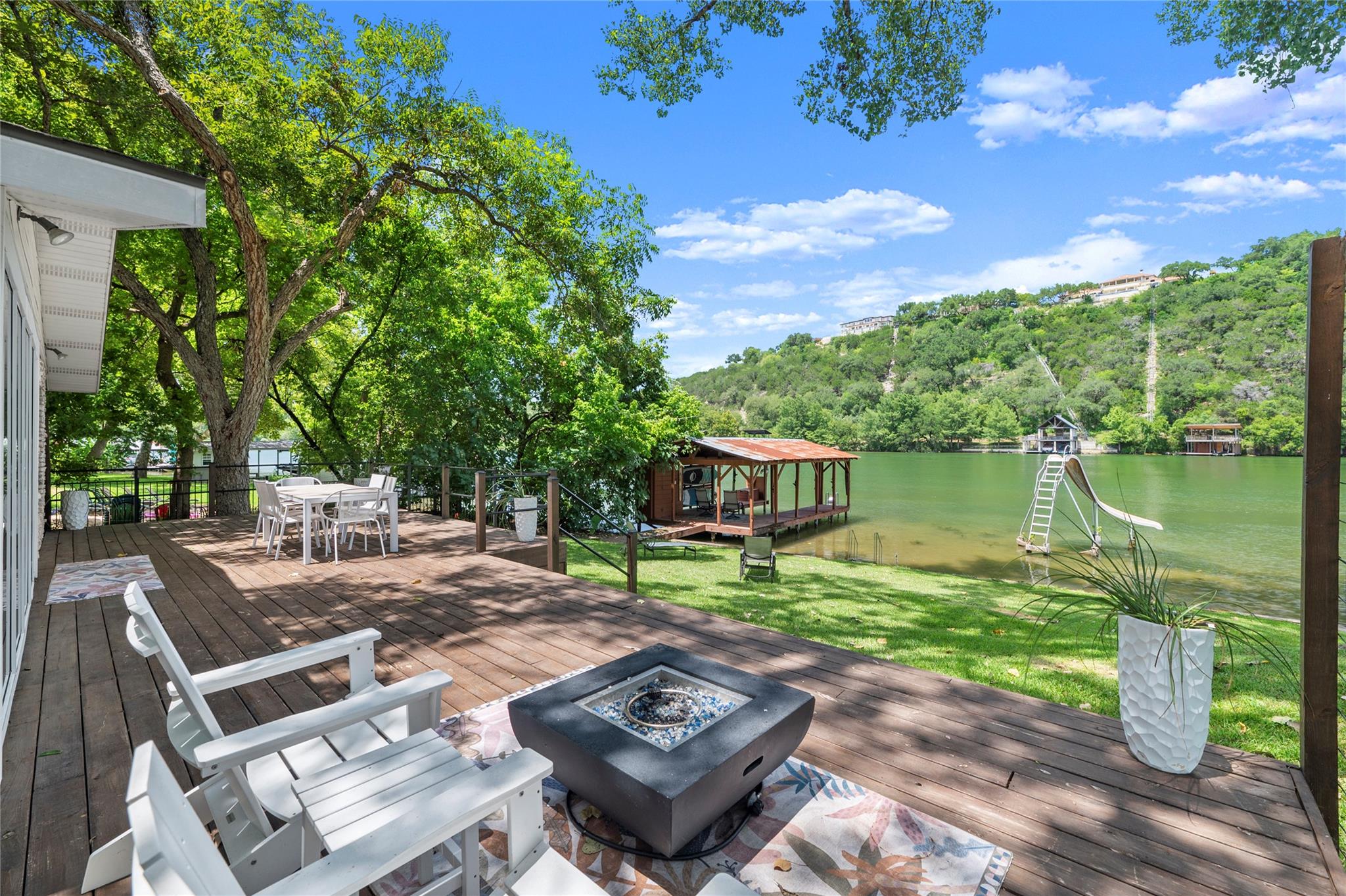 3100 Edgewater Dr, Austin, TX 78733