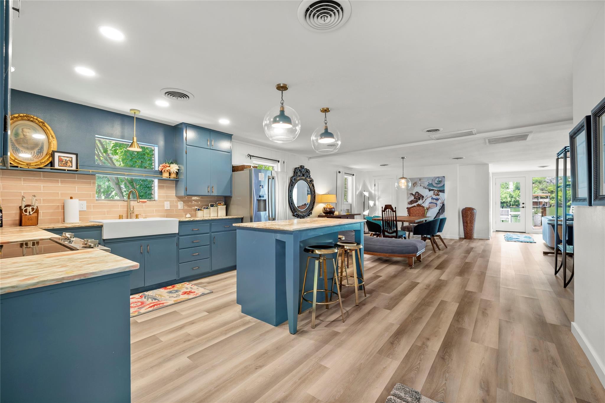 3100 Edgewater Dr, Austin, TX 78733