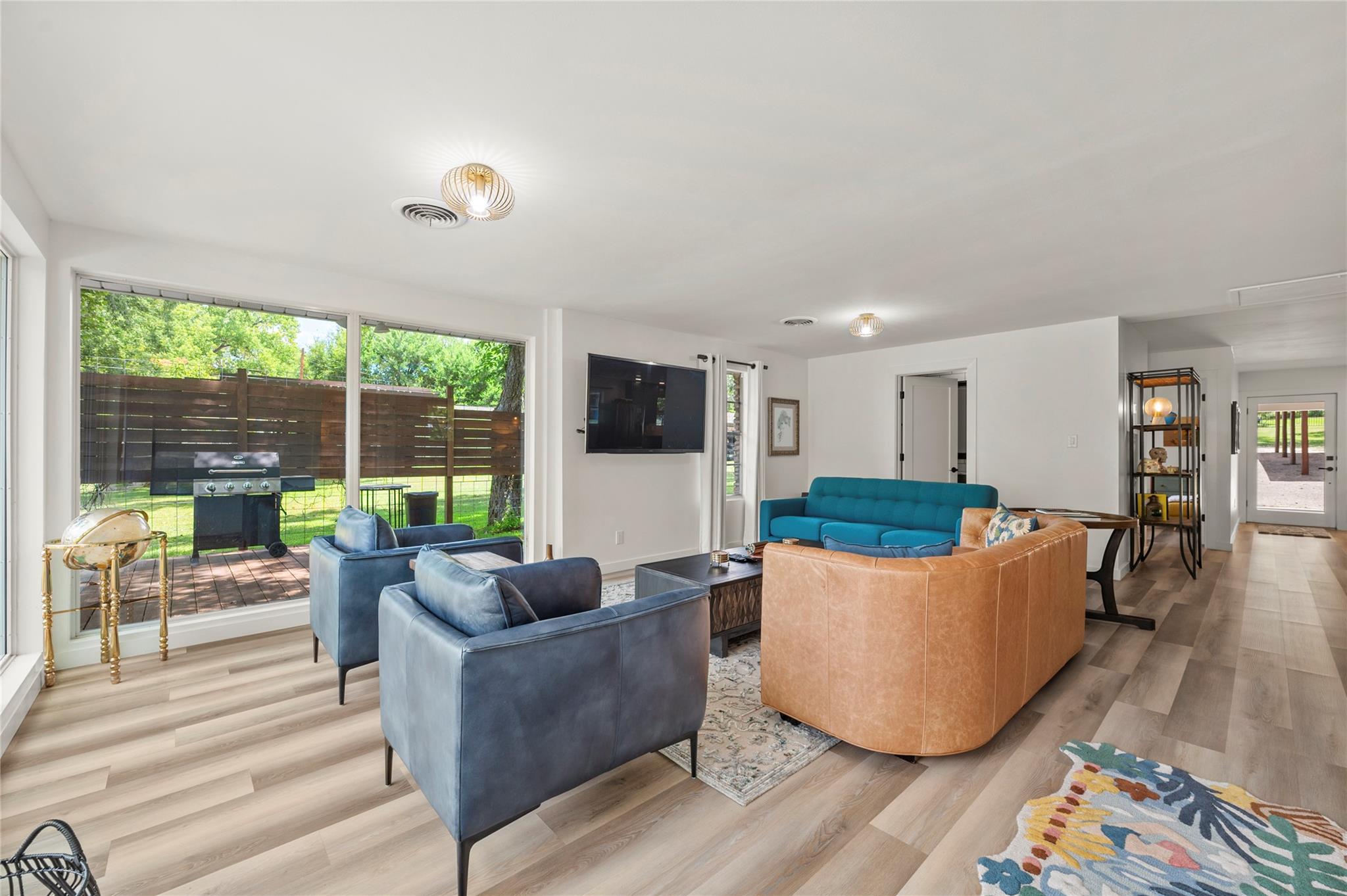 3100 Edgewater Dr, Austin, TX 78733