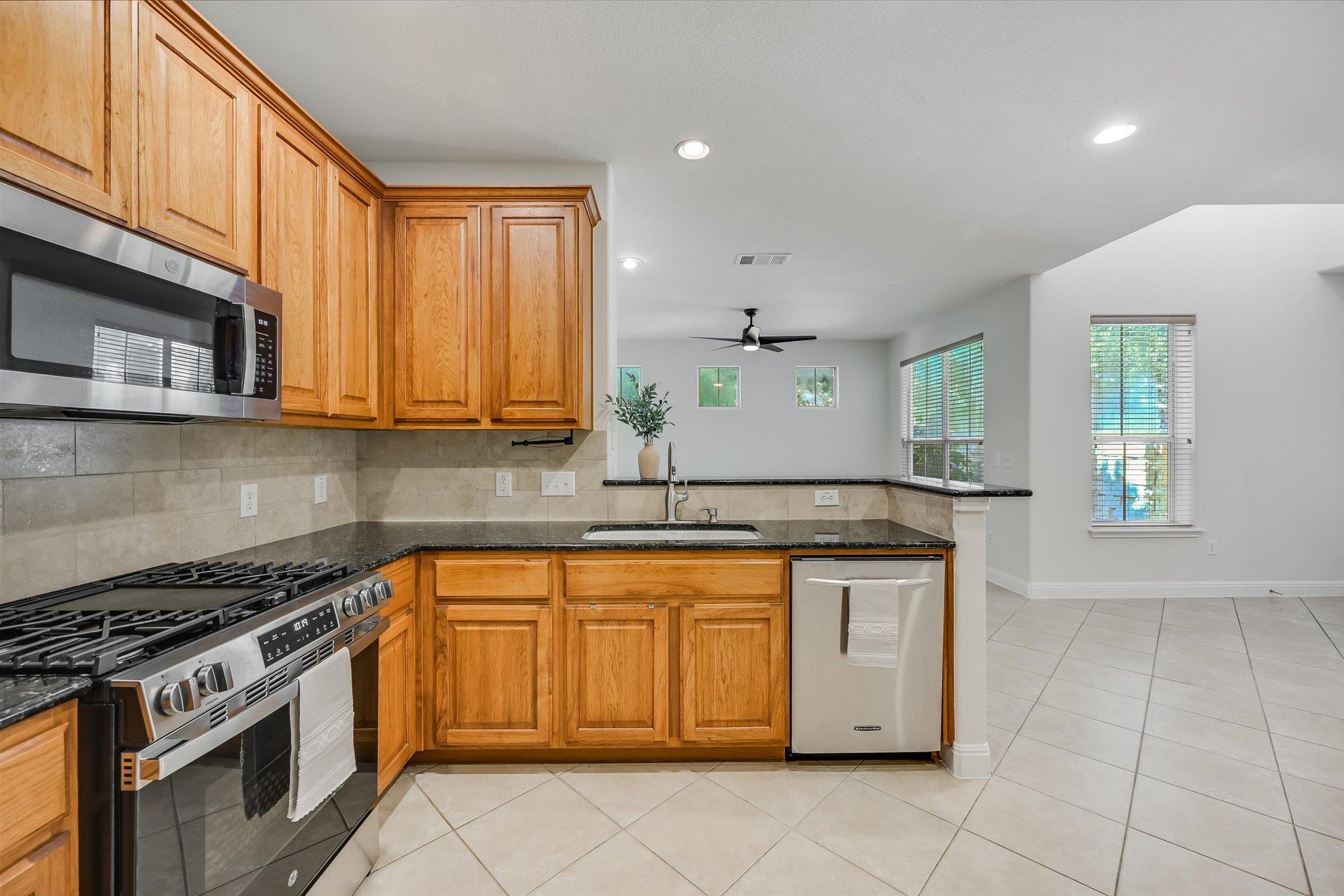 3406 Menchaca Rd # 33, Austin, TX 78704