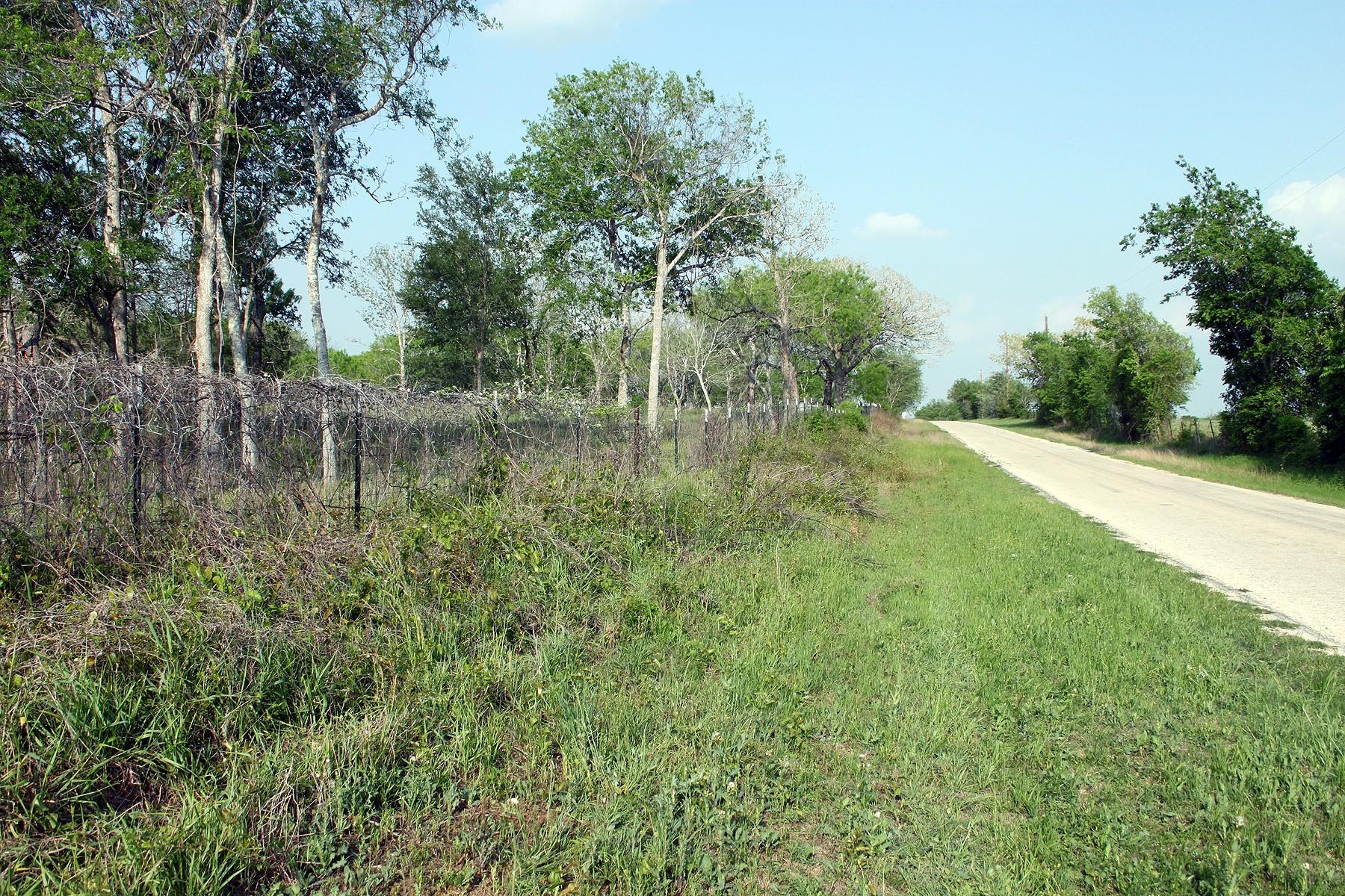 3223 Old Kelley Rd, Lockhart, TX 78644