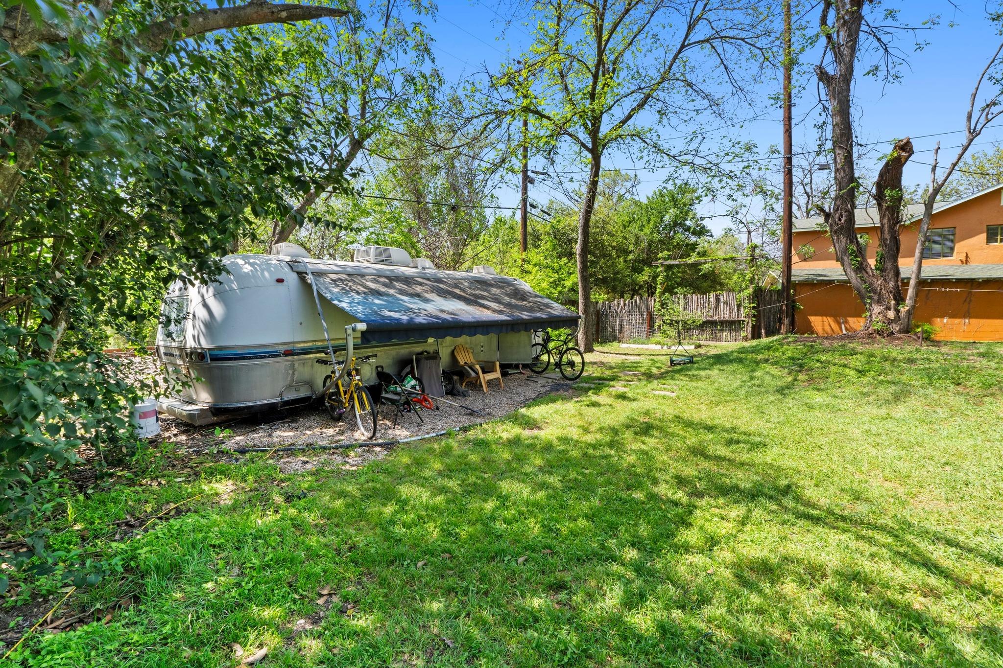 1403 Ashwood Rd, Austin, TX 78722