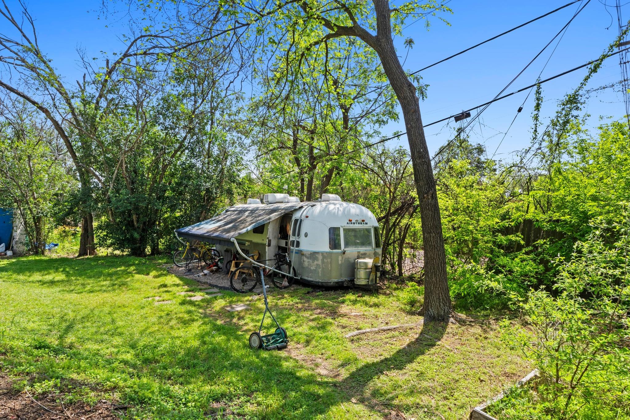 1403 Ashwood Rd, Austin, TX 78722
