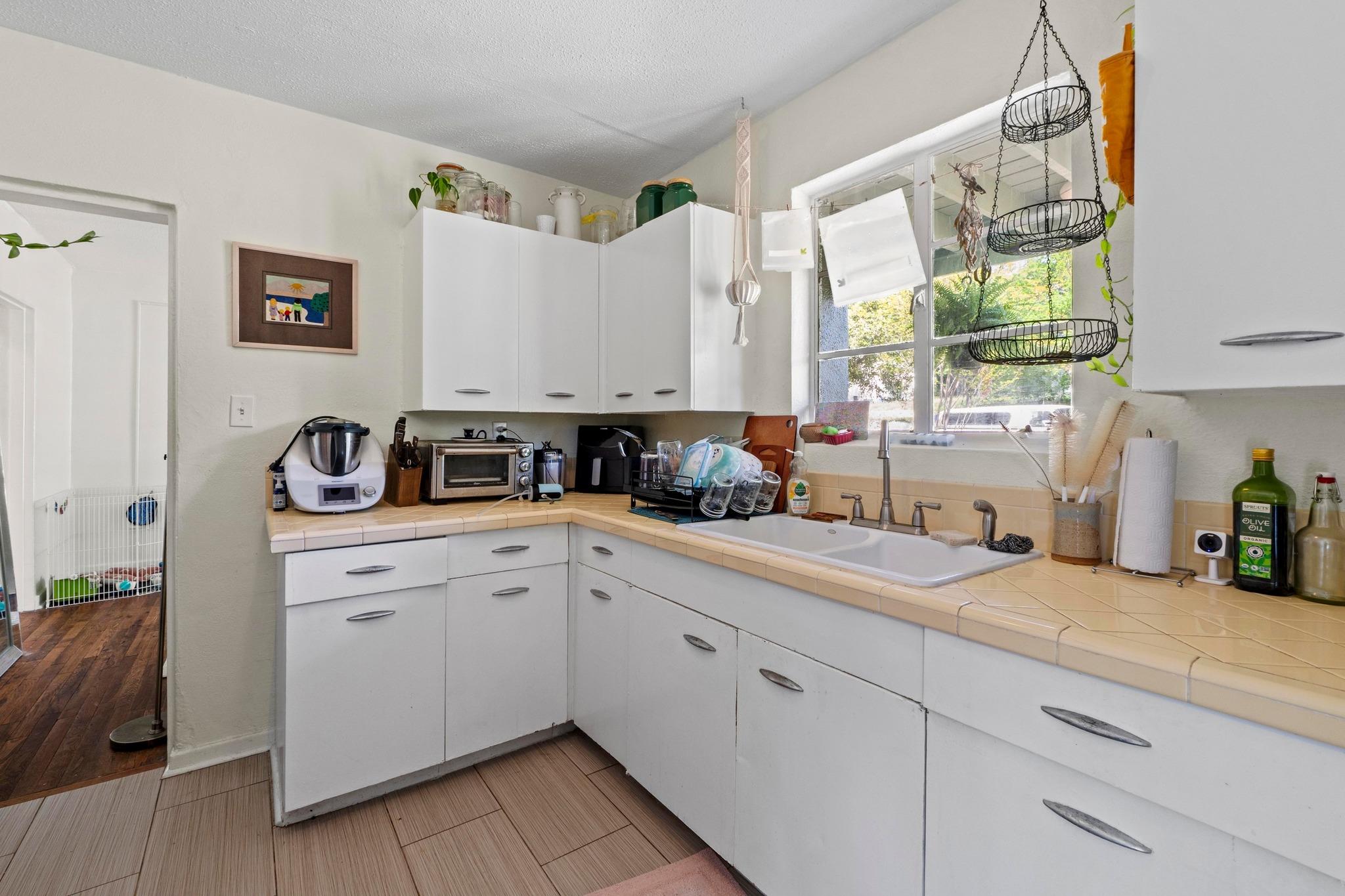 1403 Ashwood Rd, Austin, TX 78722