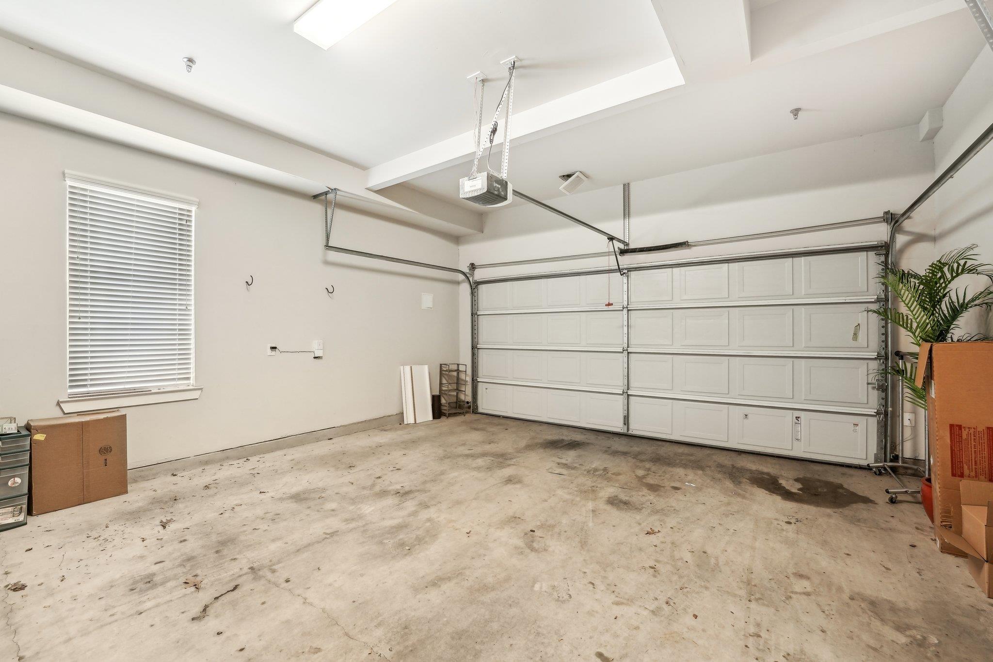1305 Town Creek Dr, Austin, TX 78741