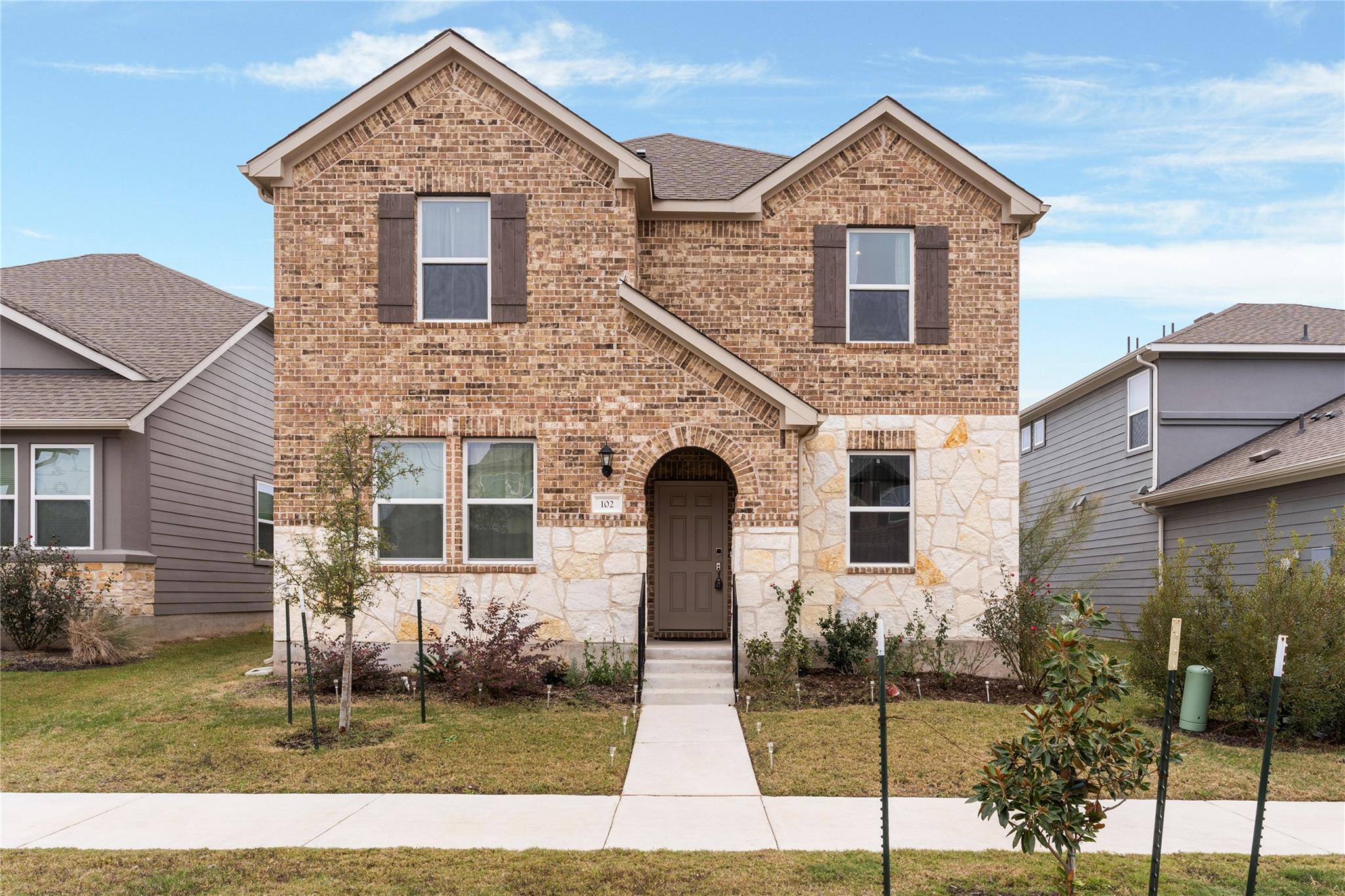 102 Gracie Way, Hutto, TX 78634