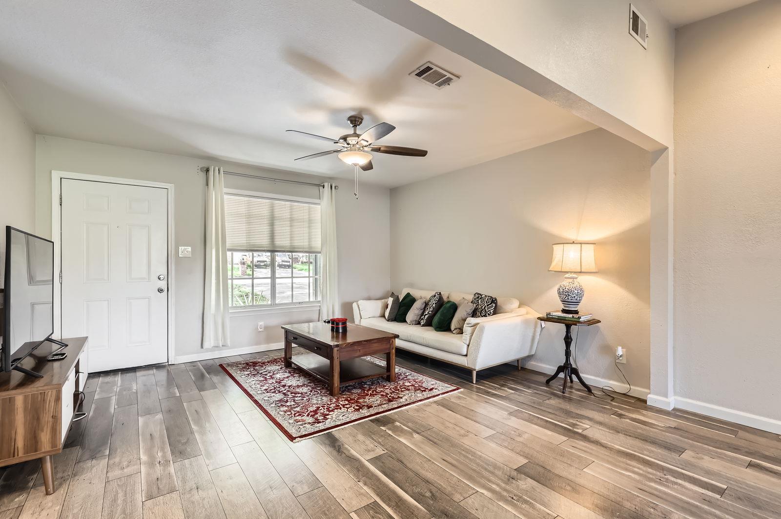 906 Hermitage Dr, Austin, TX 78753