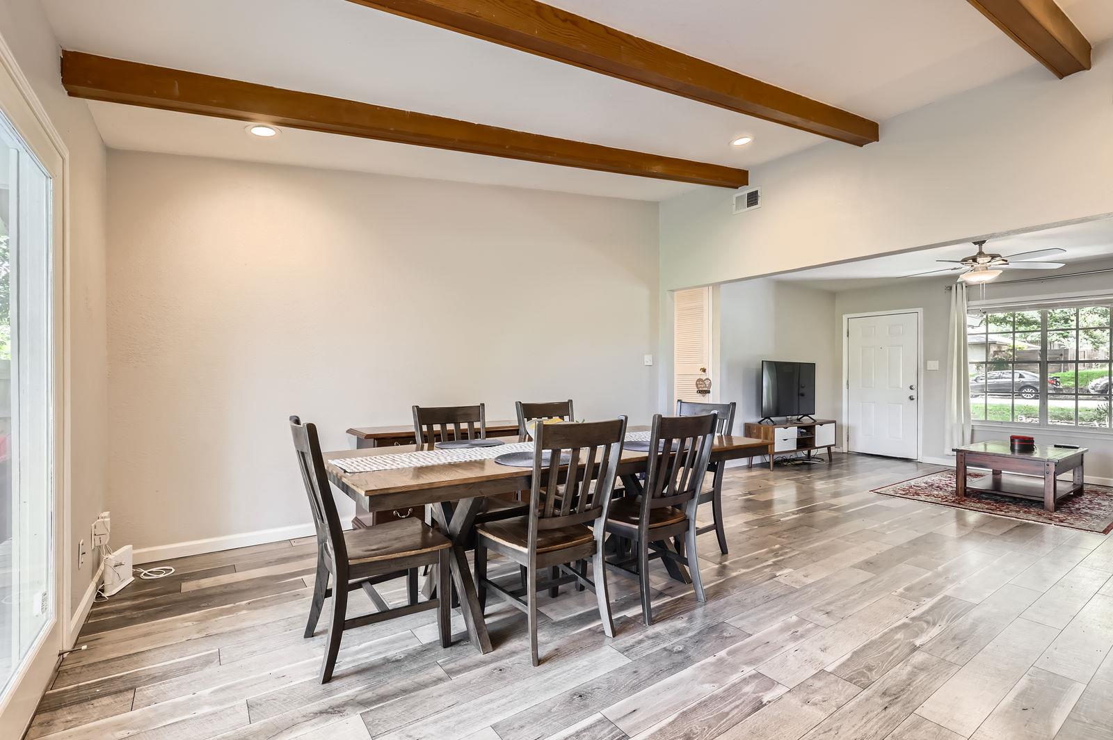 906 Hermitage Dr, Austin, TX 78753