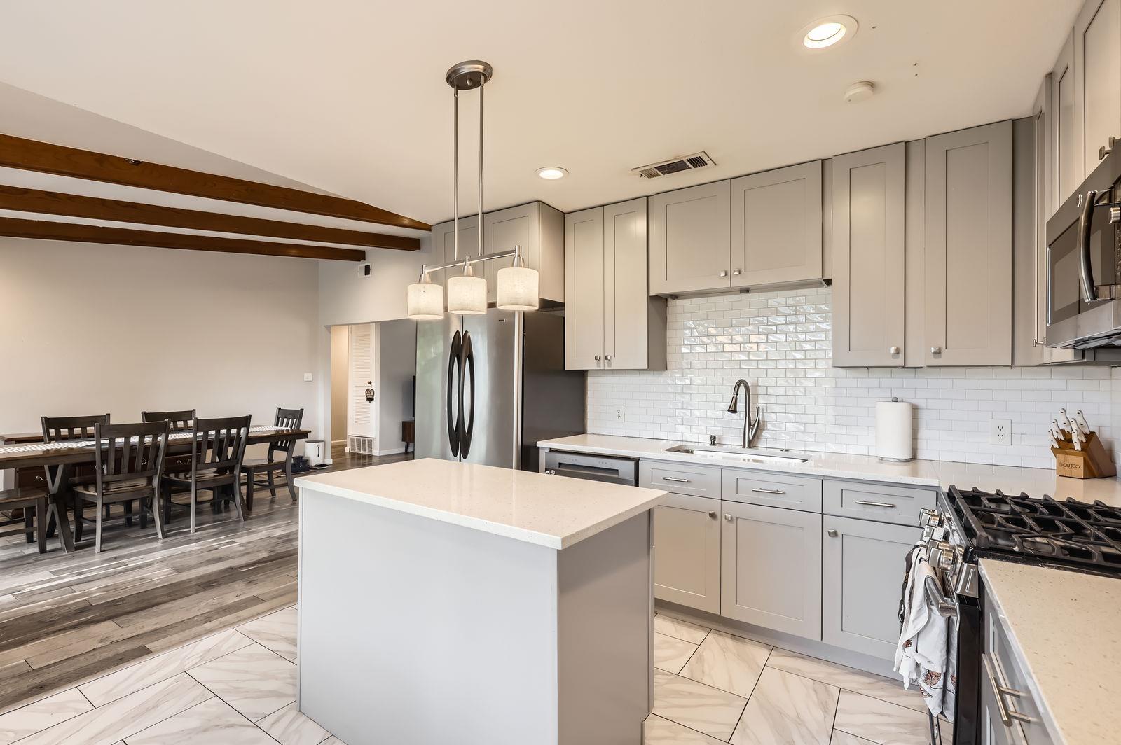 906 Hermitage Dr, Austin, TX 78753