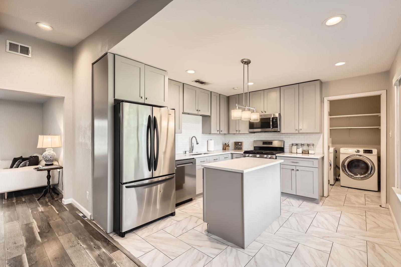 906 Hermitage Dr, Austin, TX 78753