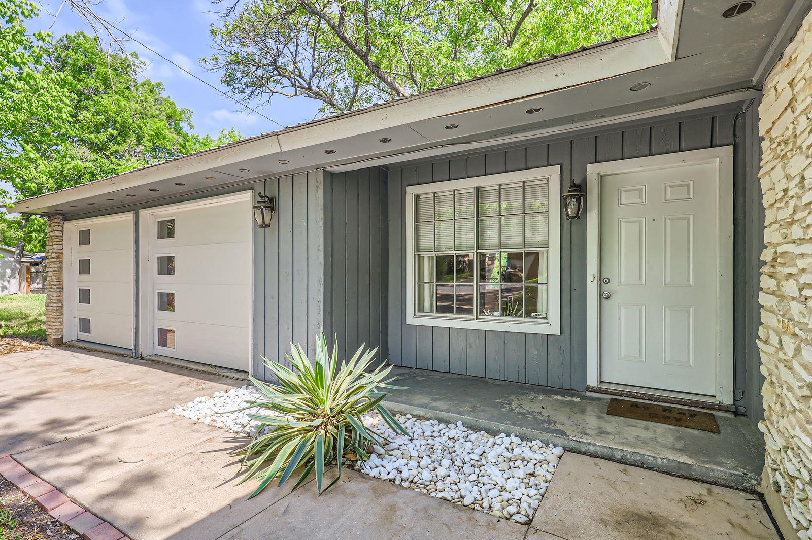 906 Hermitage Dr, Austin, TX 78753