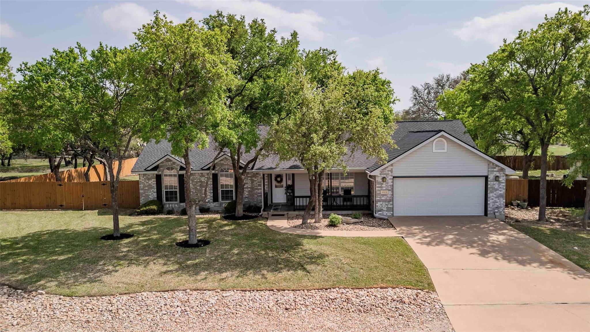 411 Fox Crossing, Burnet, TX 78611