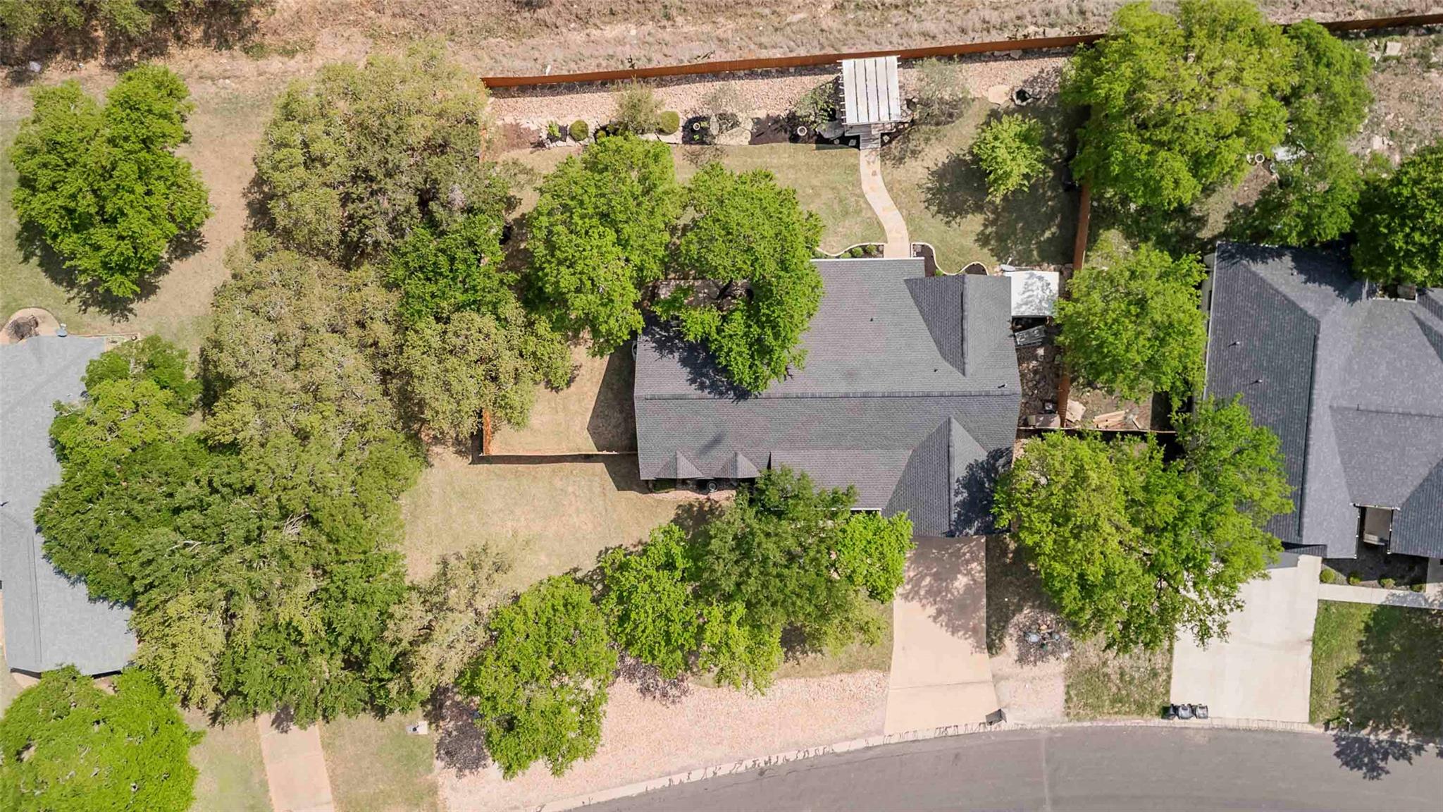 411 Fox Crossing, Burnet, TX 78611