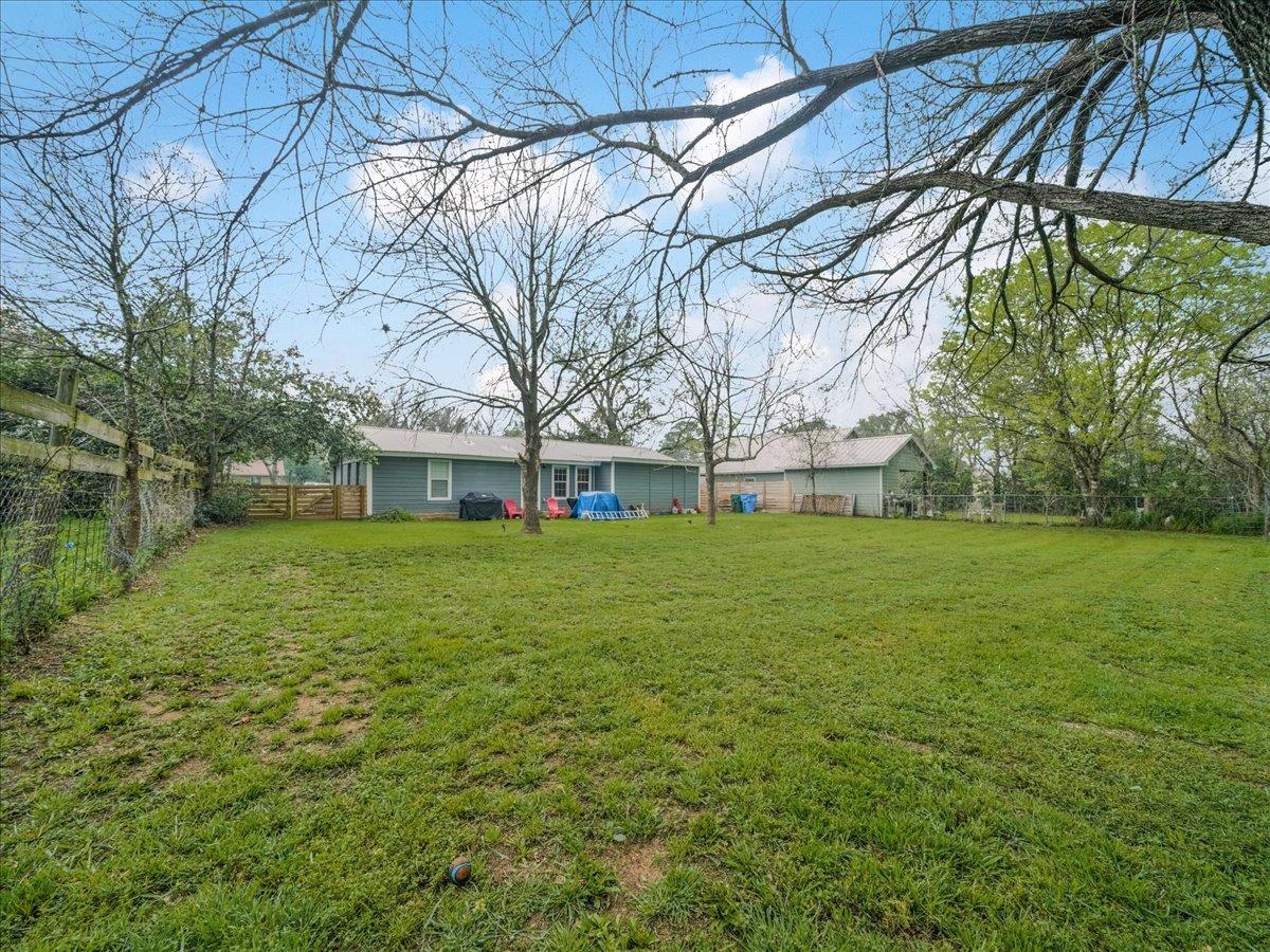 1607 Carter St, Bastrop, TX 78602