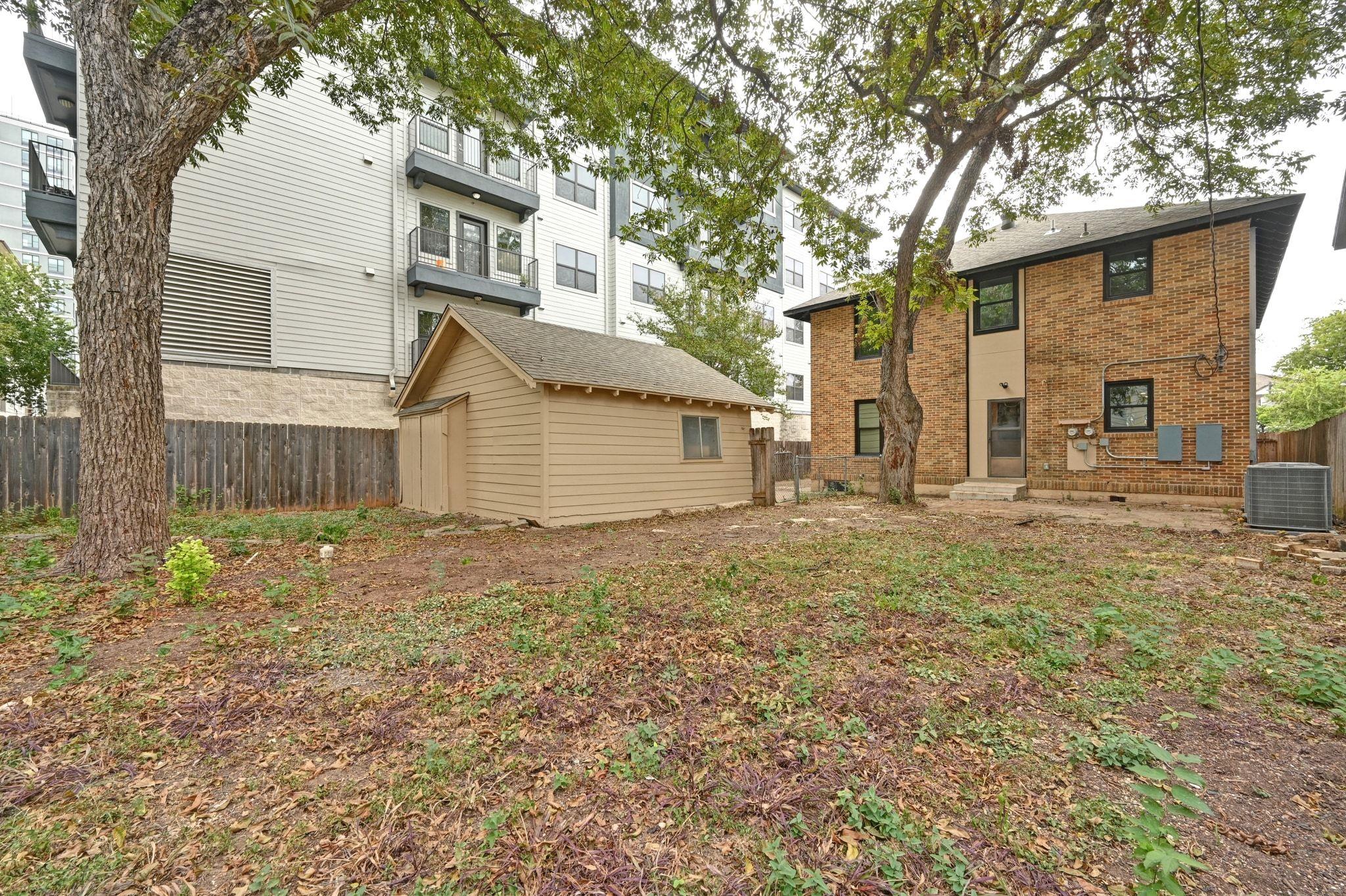 910 W 22nd 1/2 St, Austin, TX 78705
