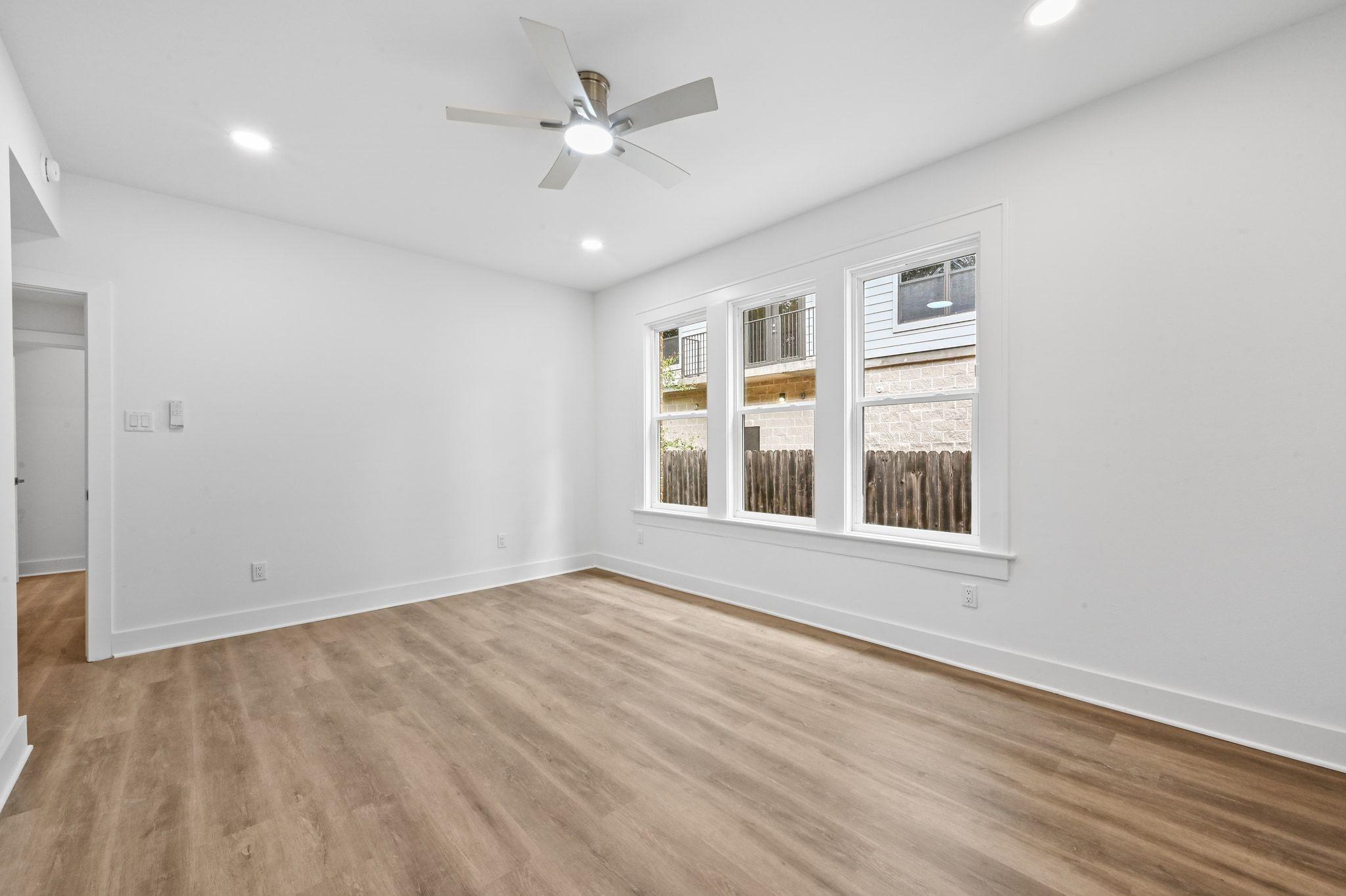 910 W 22nd 1/2 St, Austin, TX 78705