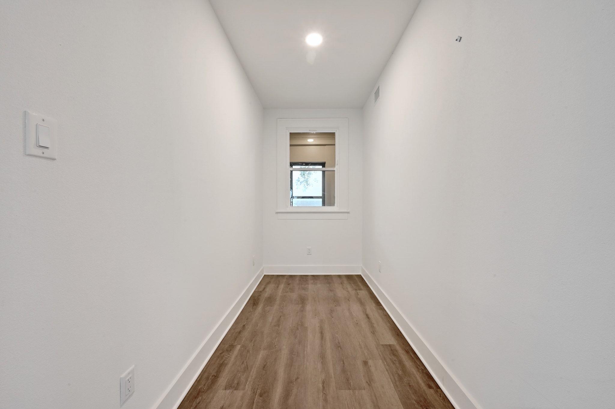 910 W 22nd 1/2 St, Austin, TX 78705