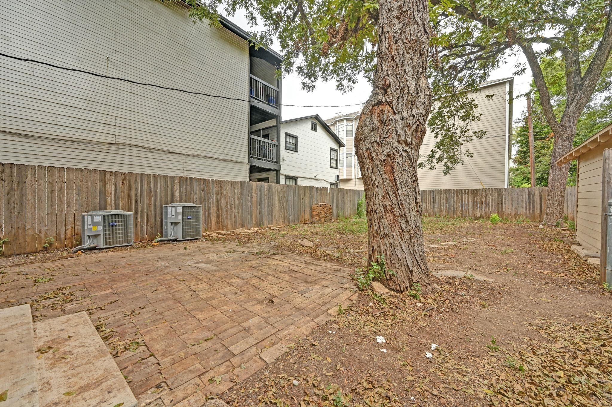 910 W 22nd 1/2 St, Austin, TX 78705