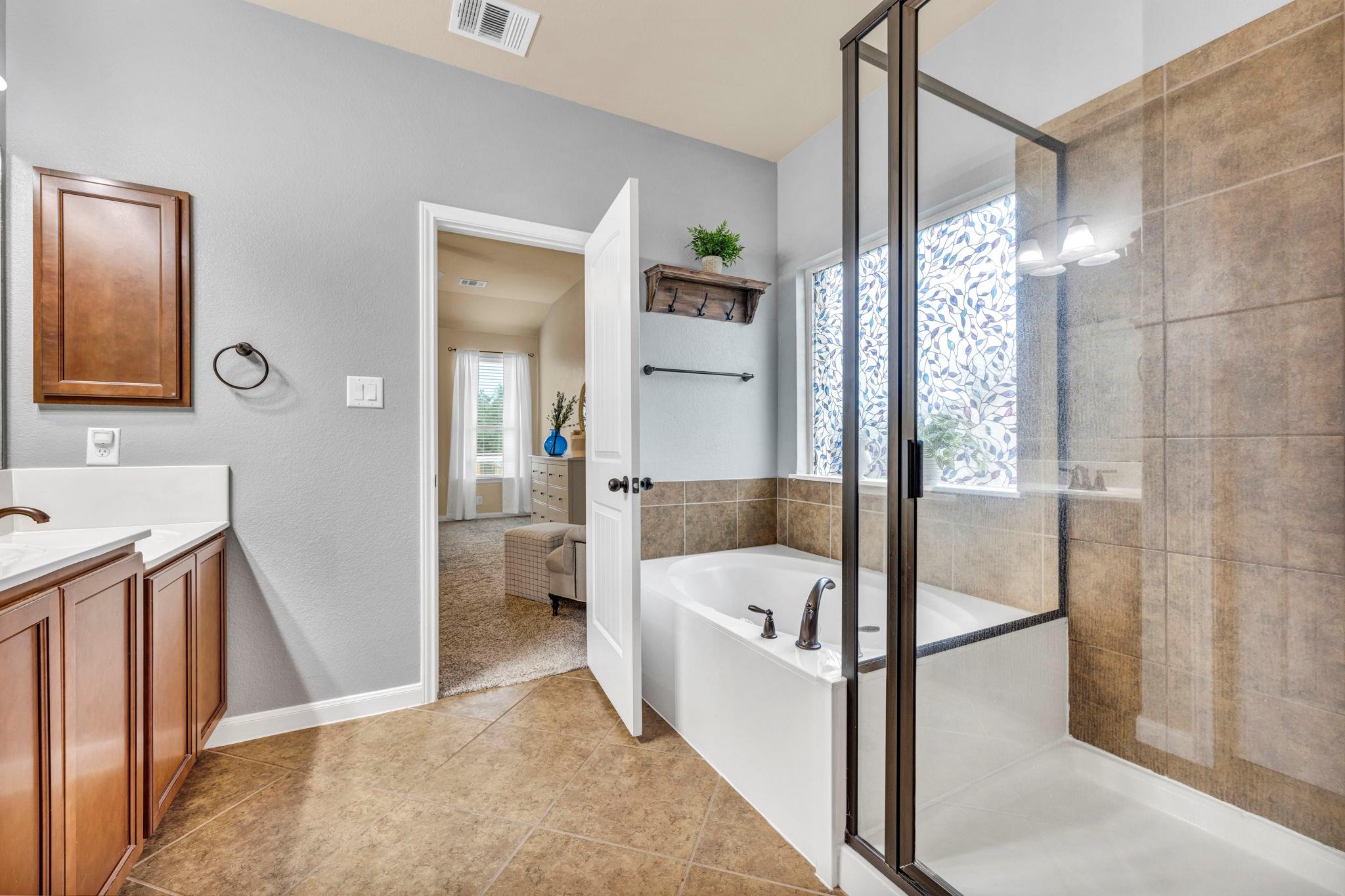 18003 Linkhill Dr, Dripping Springs, TX 78620