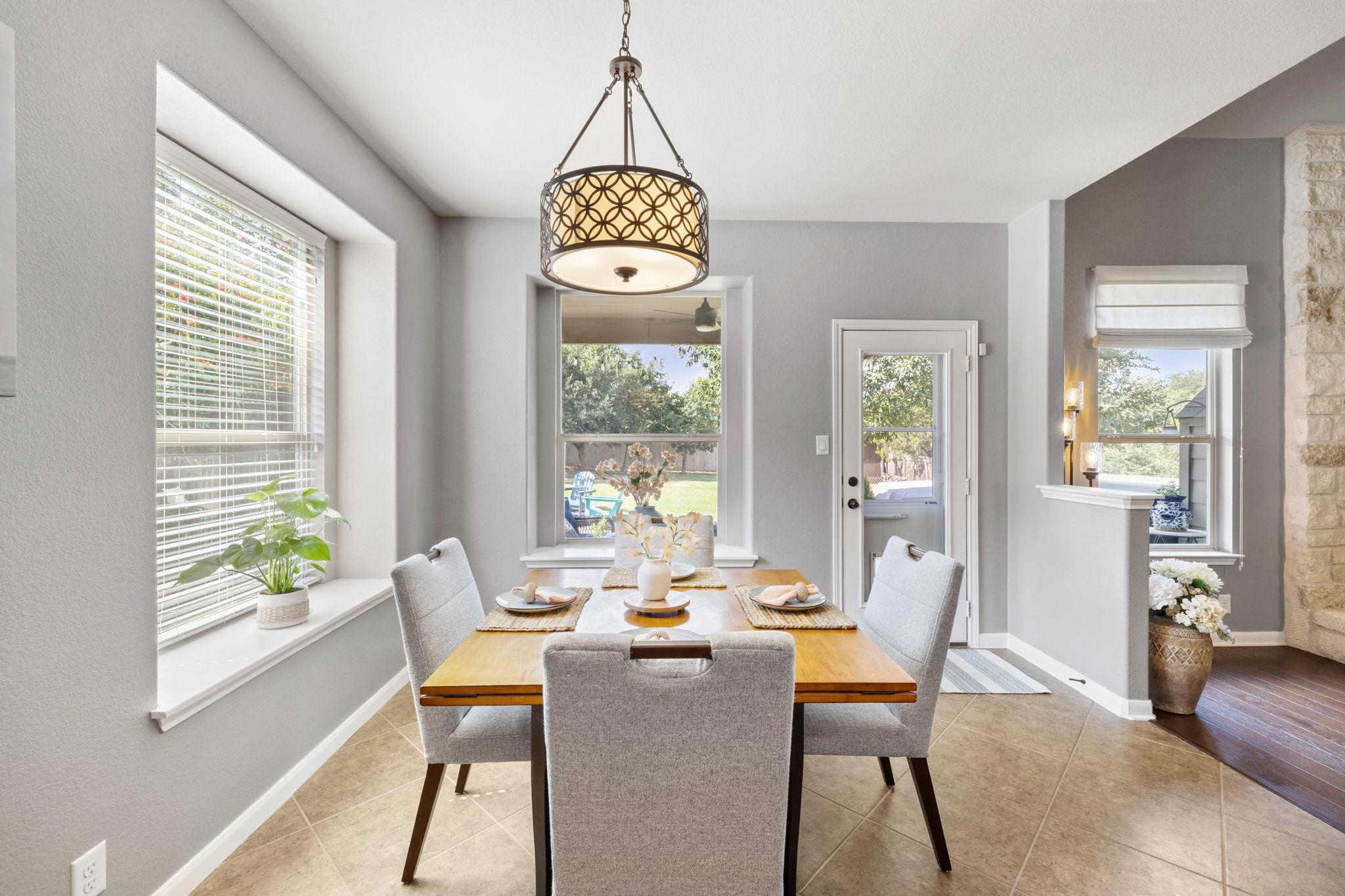 18003 Linkhill Dr, Dripping Springs, TX 78620