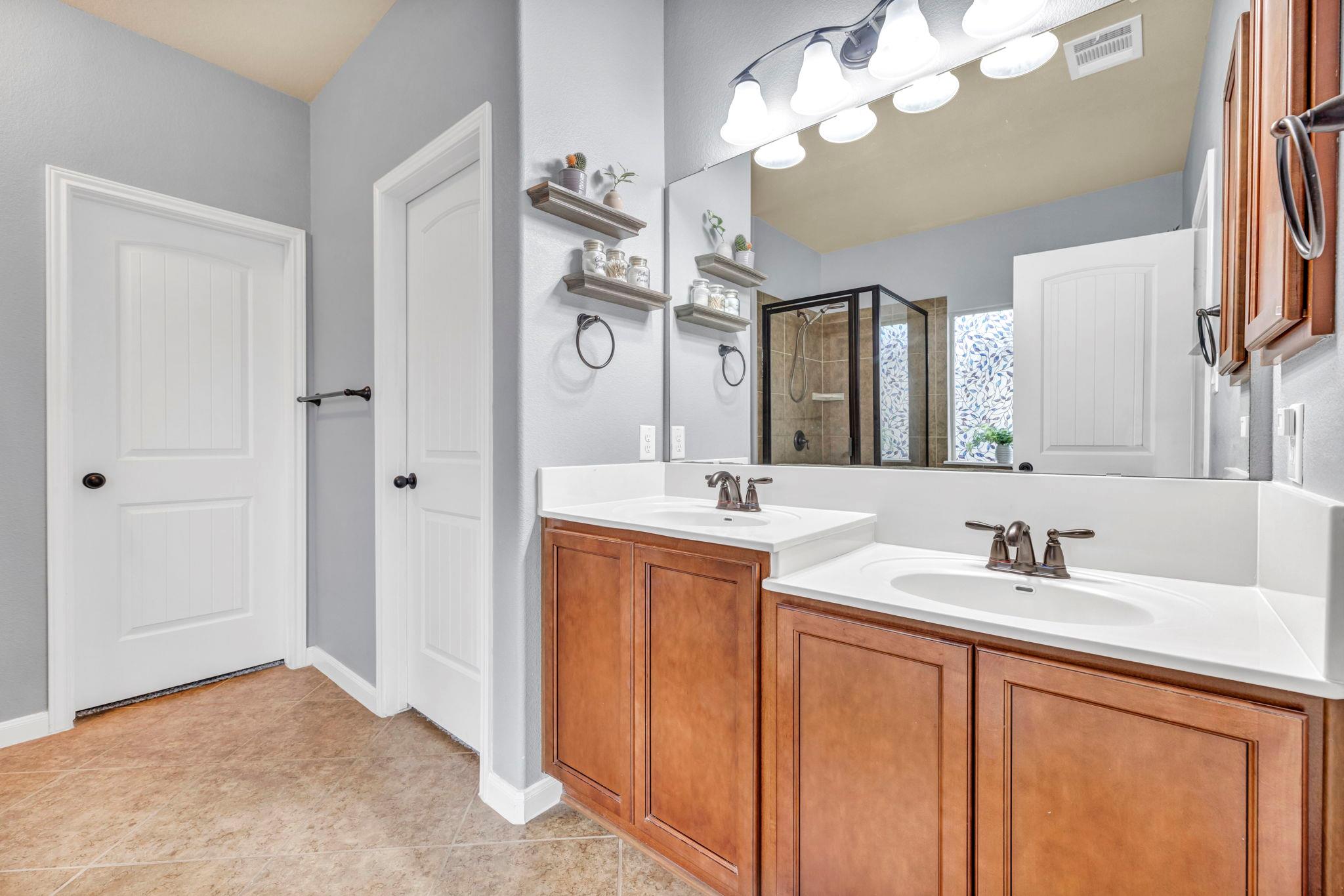 18003 Linkhill Dr, Dripping Springs, TX 78620