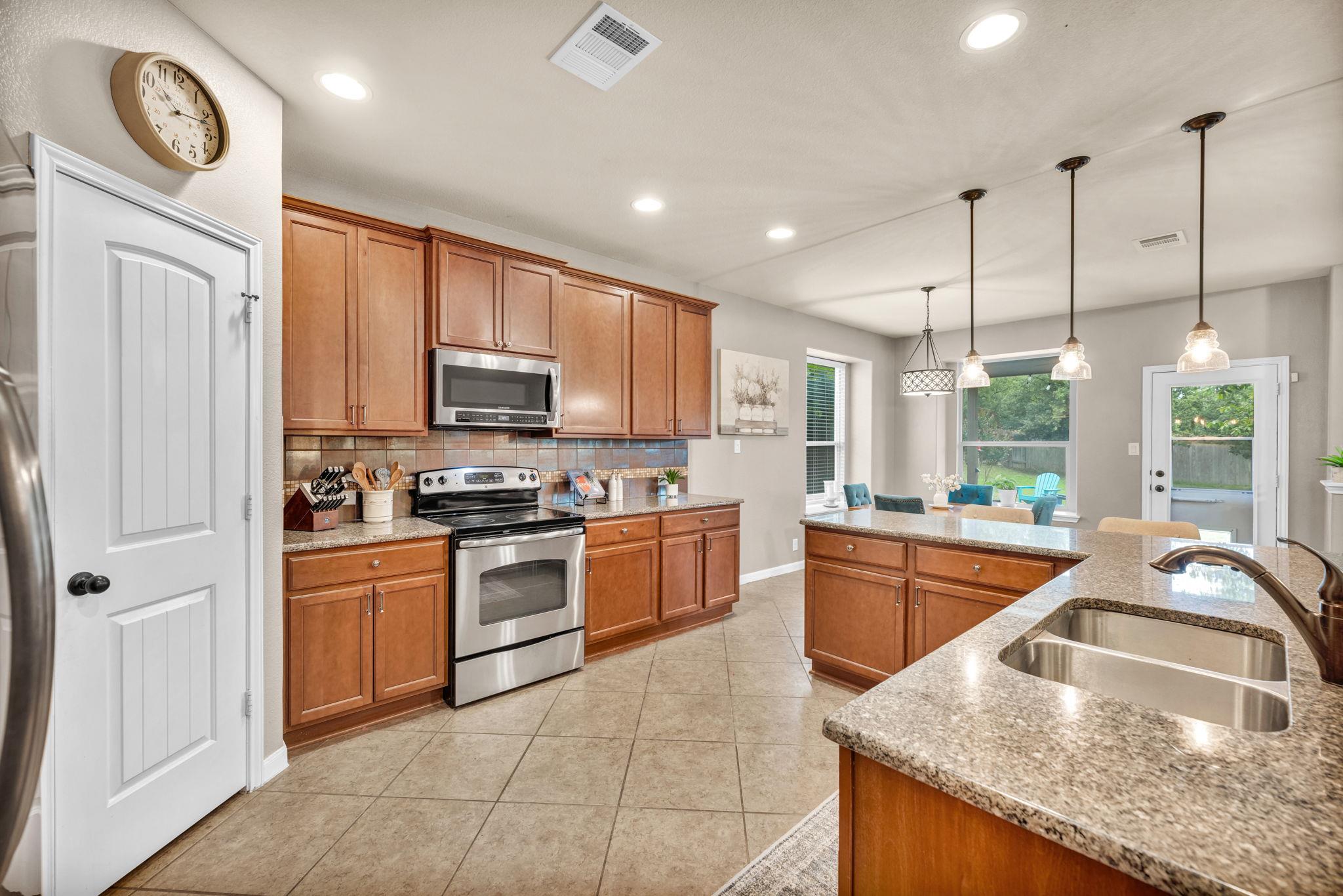 18003 Linkhill Dr, Dripping Springs, TX 78620