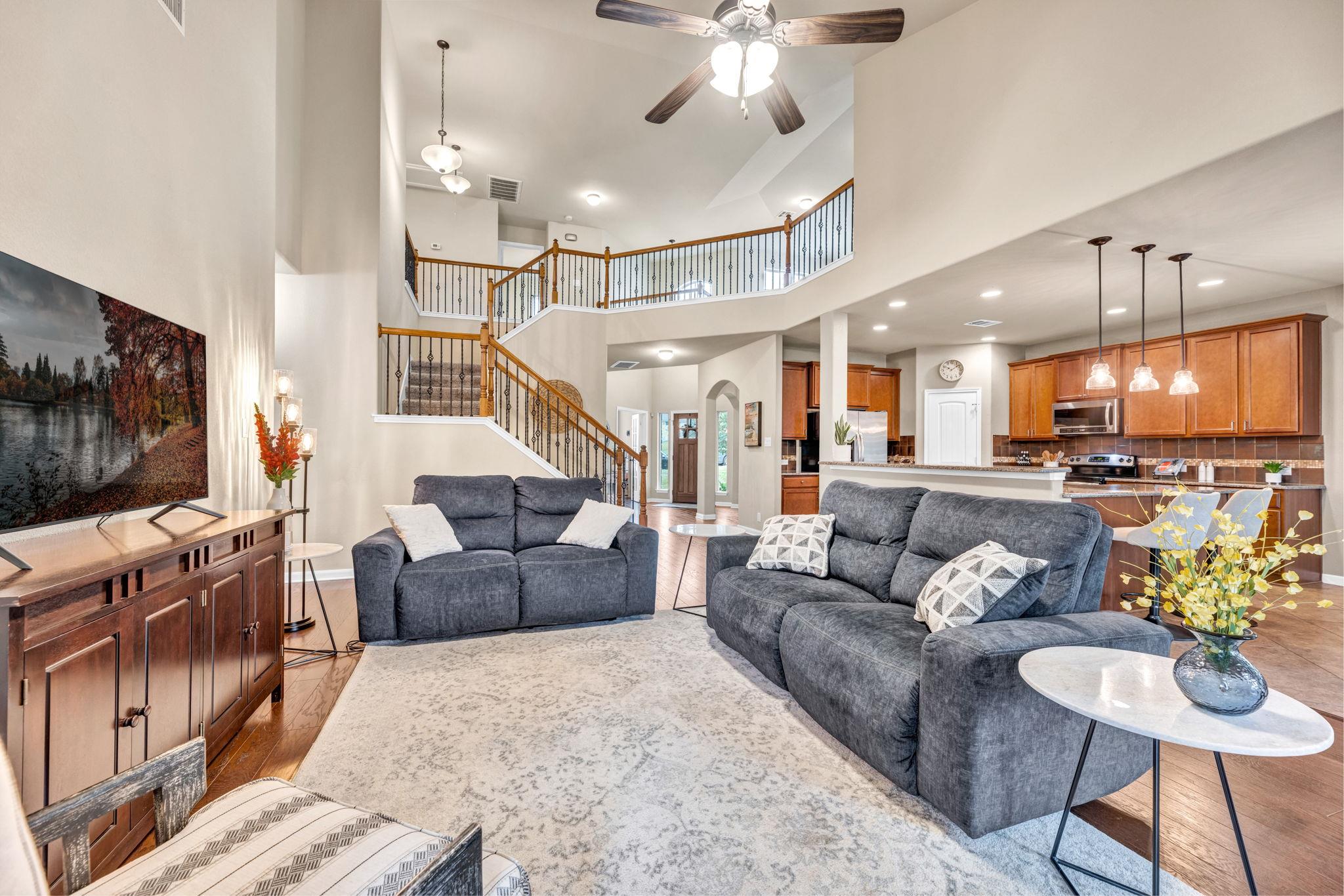 18003 Linkhill Dr, Dripping Springs, TX 78620