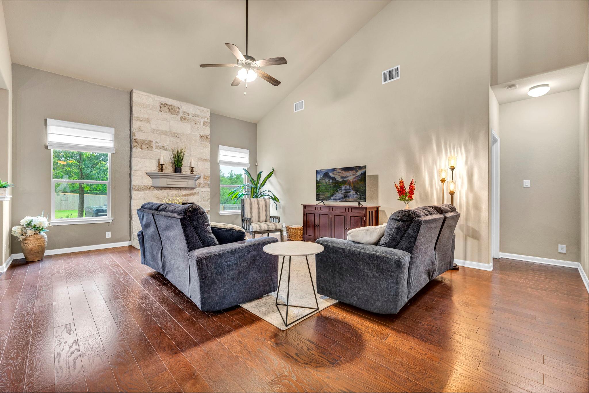 18003 Linkhill Dr, Dripping Springs, TX 78620