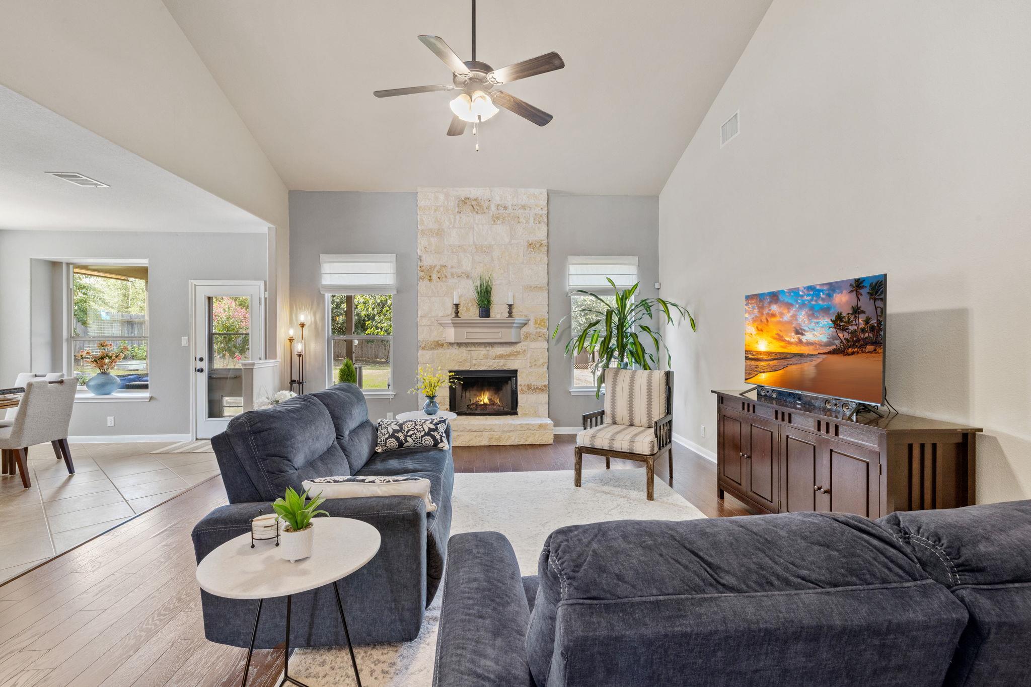 18003 Linkhill Dr, Dripping Springs, TX 78620