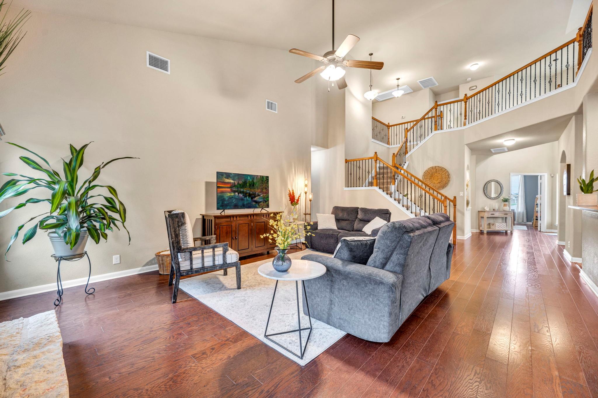 18003 Linkhill Dr, Dripping Springs, TX 78620