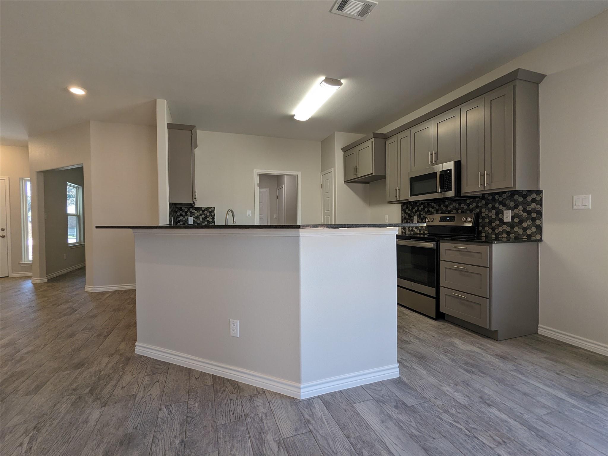 407 Gamel St, Lampasas, TX 76550