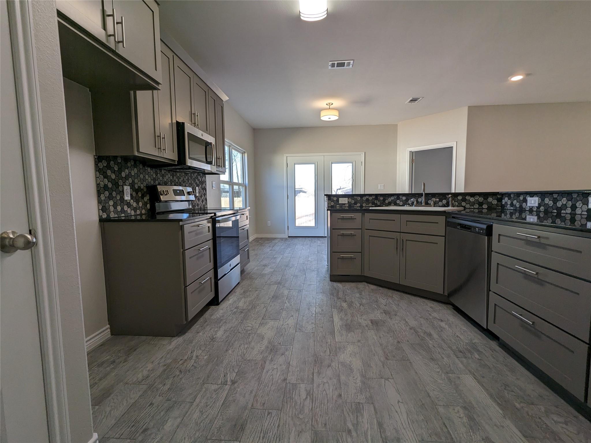 407 Gamel St, Lampasas, TX 76550