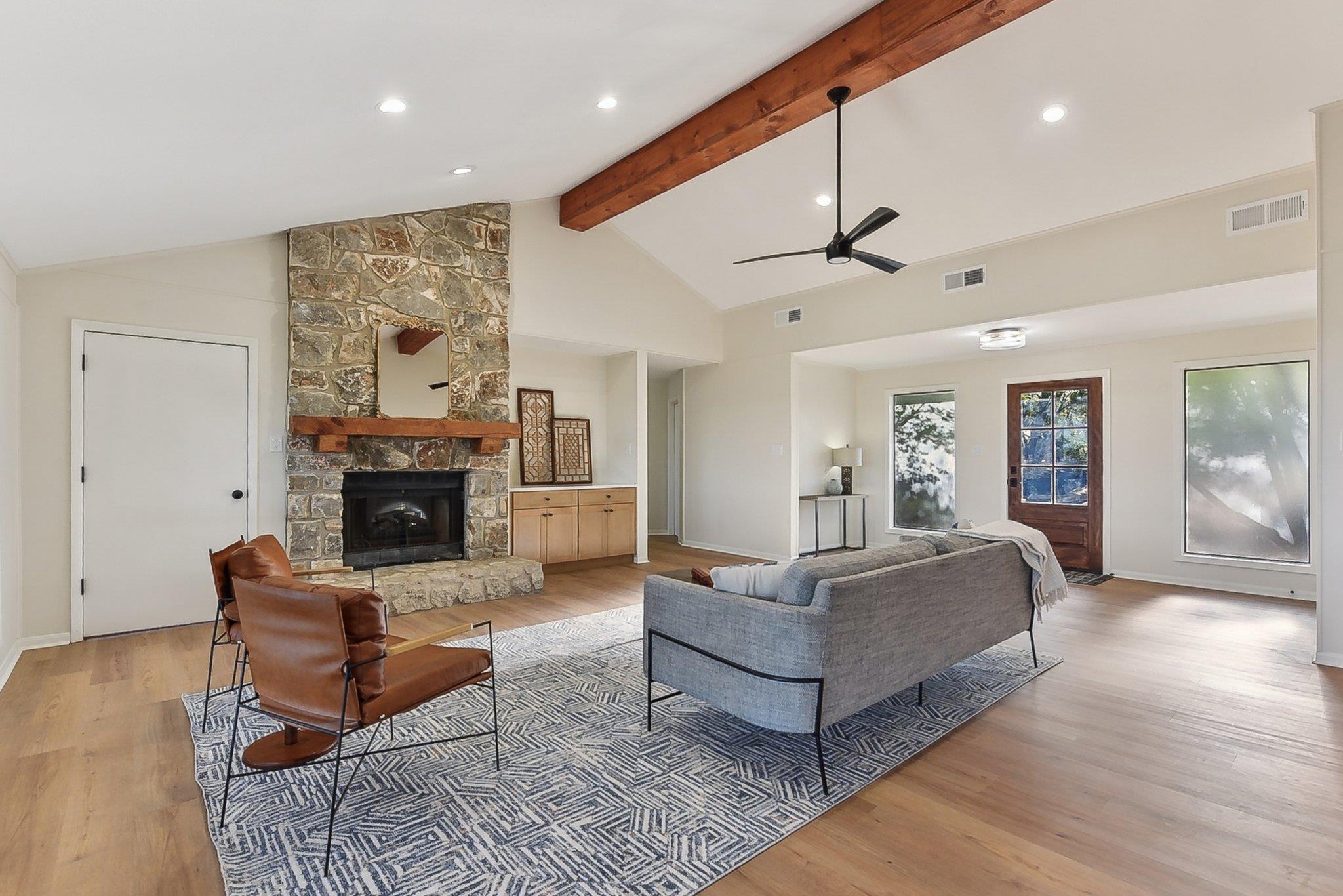 101 Mesa Dr, Wimberley, TX 78676
