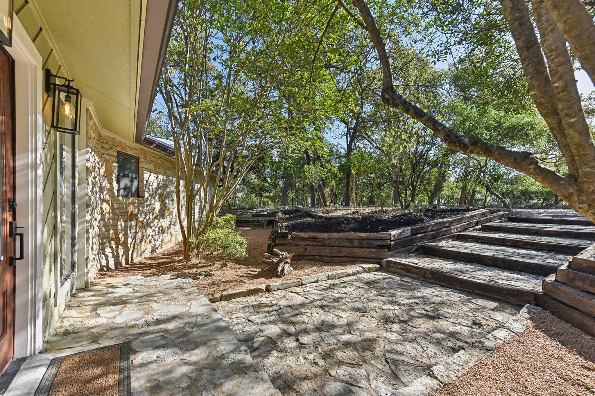 101 Mesa Dr, Wimberley, TX 78676
