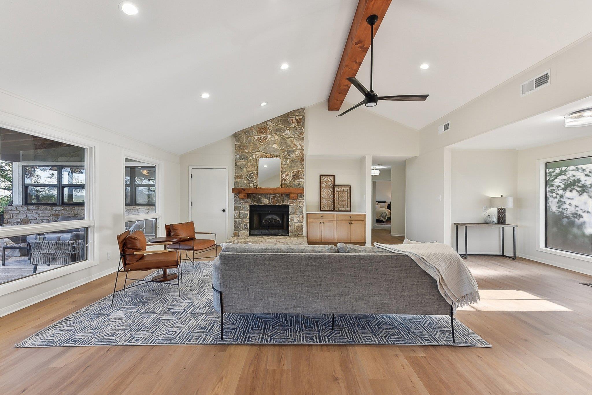 101 Mesa Dr, Wimberley, TX 78676