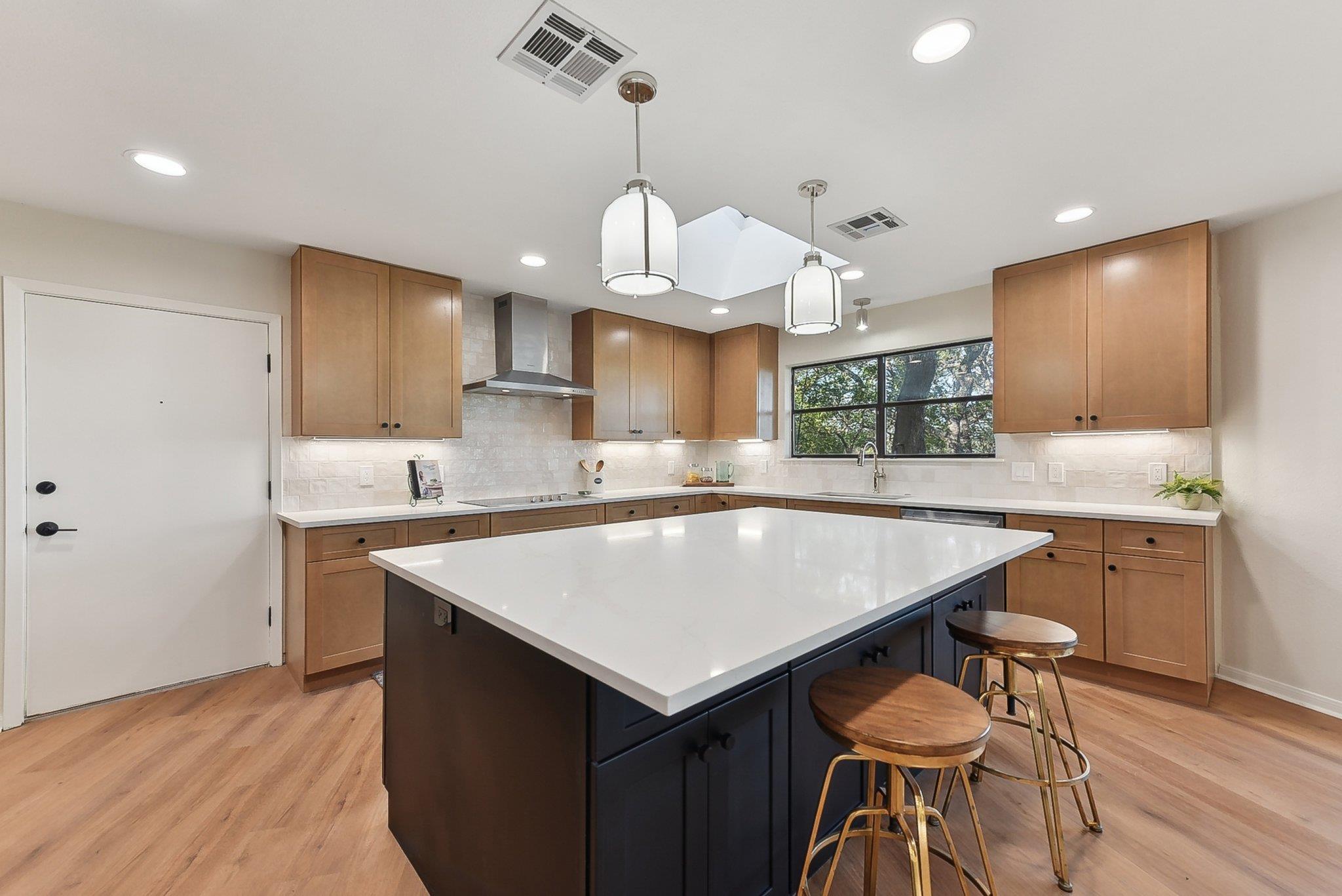 101 Mesa Dr, Wimberley, TX 78676