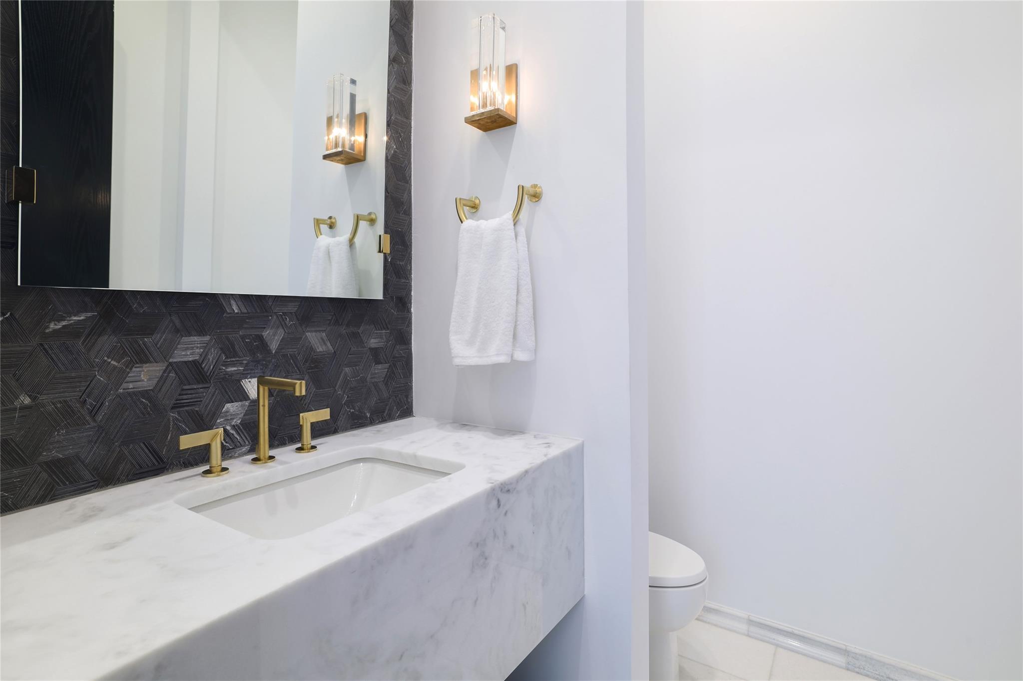 2701 Toro Canyon Rd # B, Austin, TX 78746