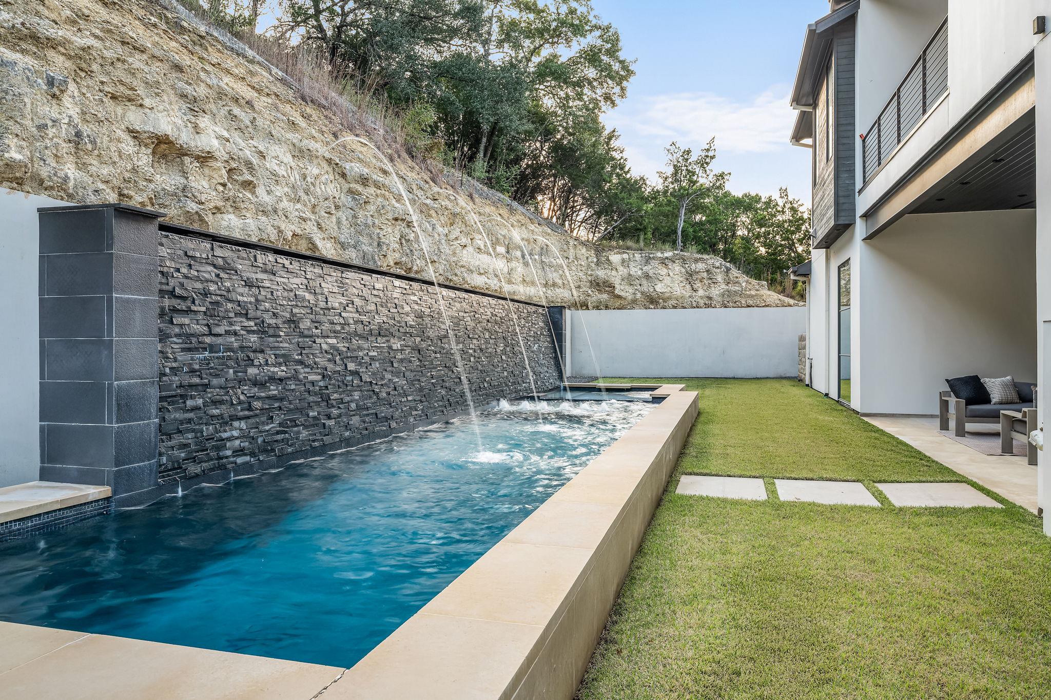 2701 Toro Canyon Rd # B, Austin, TX 78746