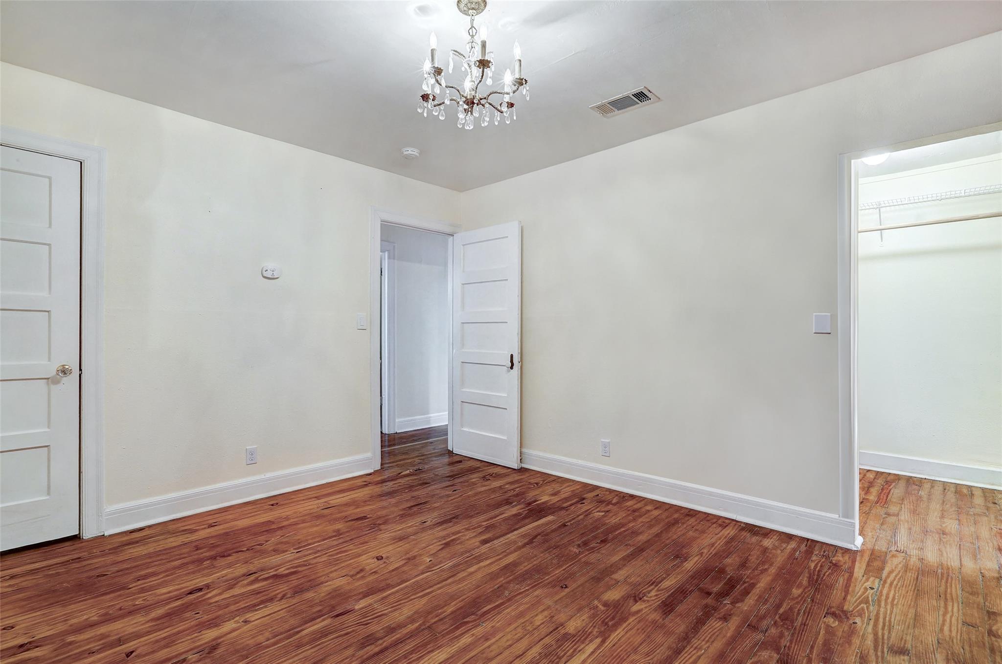 906 E Liberty Ave, Round Rock, TX 78664
