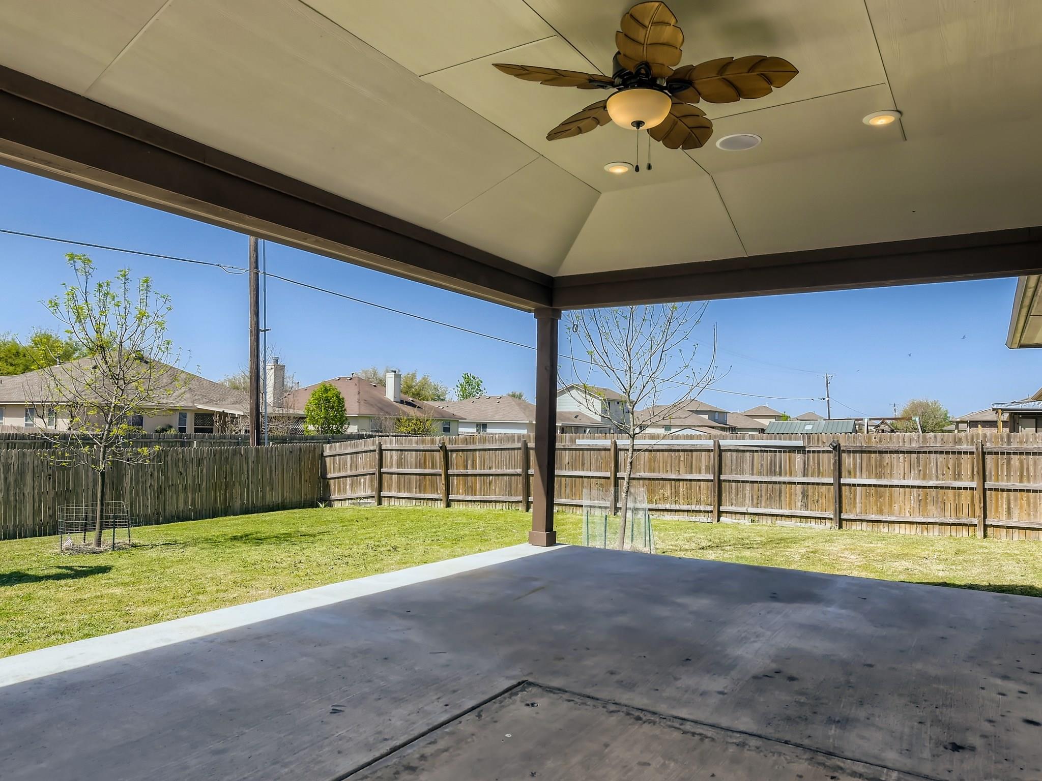 308 Foxglove Dr, Hutto, TX 78634