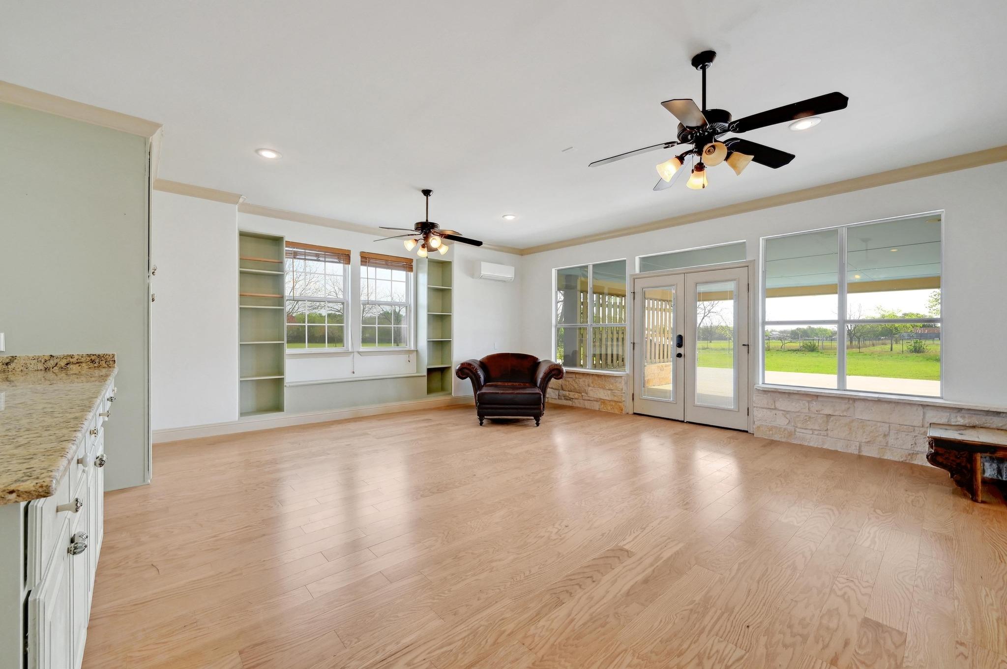 100 Prim Rose, Blanco, TX 78606