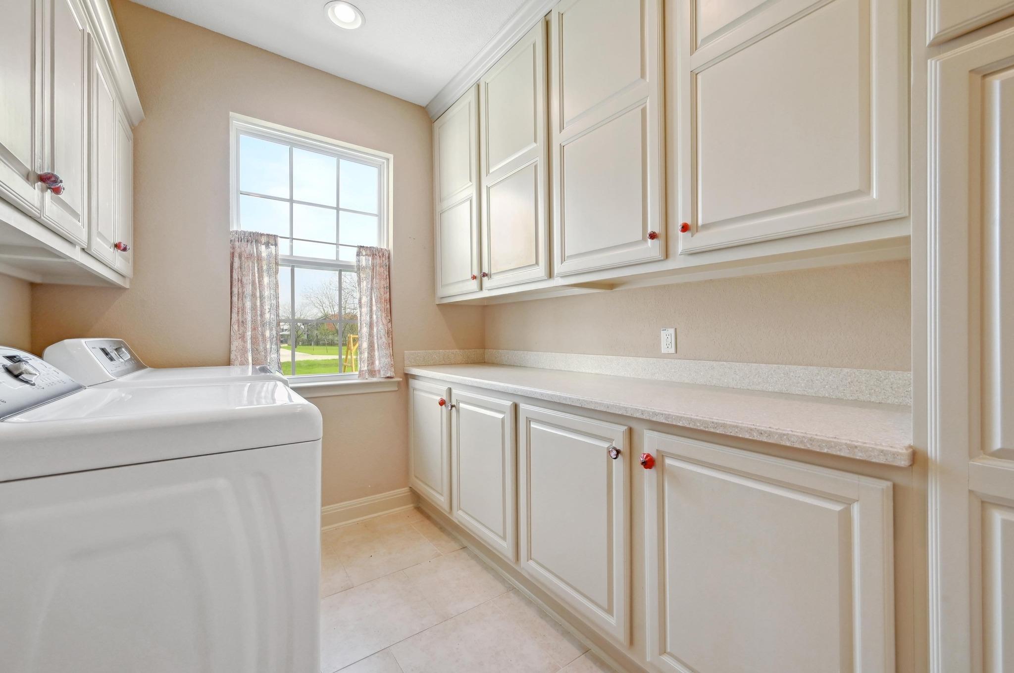 100 Prim Rose, Blanco, TX 78606