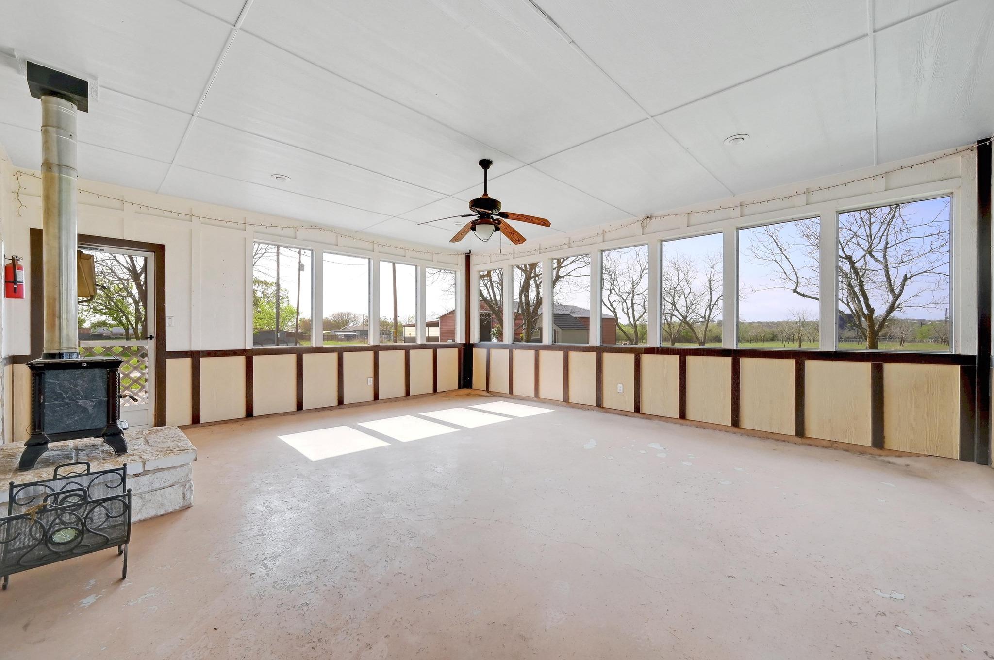 100 Prim Rose, Blanco, TX 78606