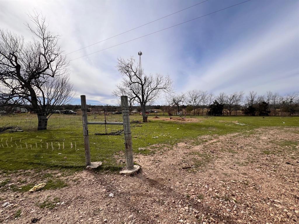 606 Mesa Dr, Del Valle, TX 78617