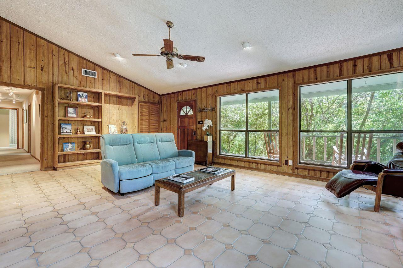 1201 Yaupon Valley Rd, West Lake Hills, TX 78746