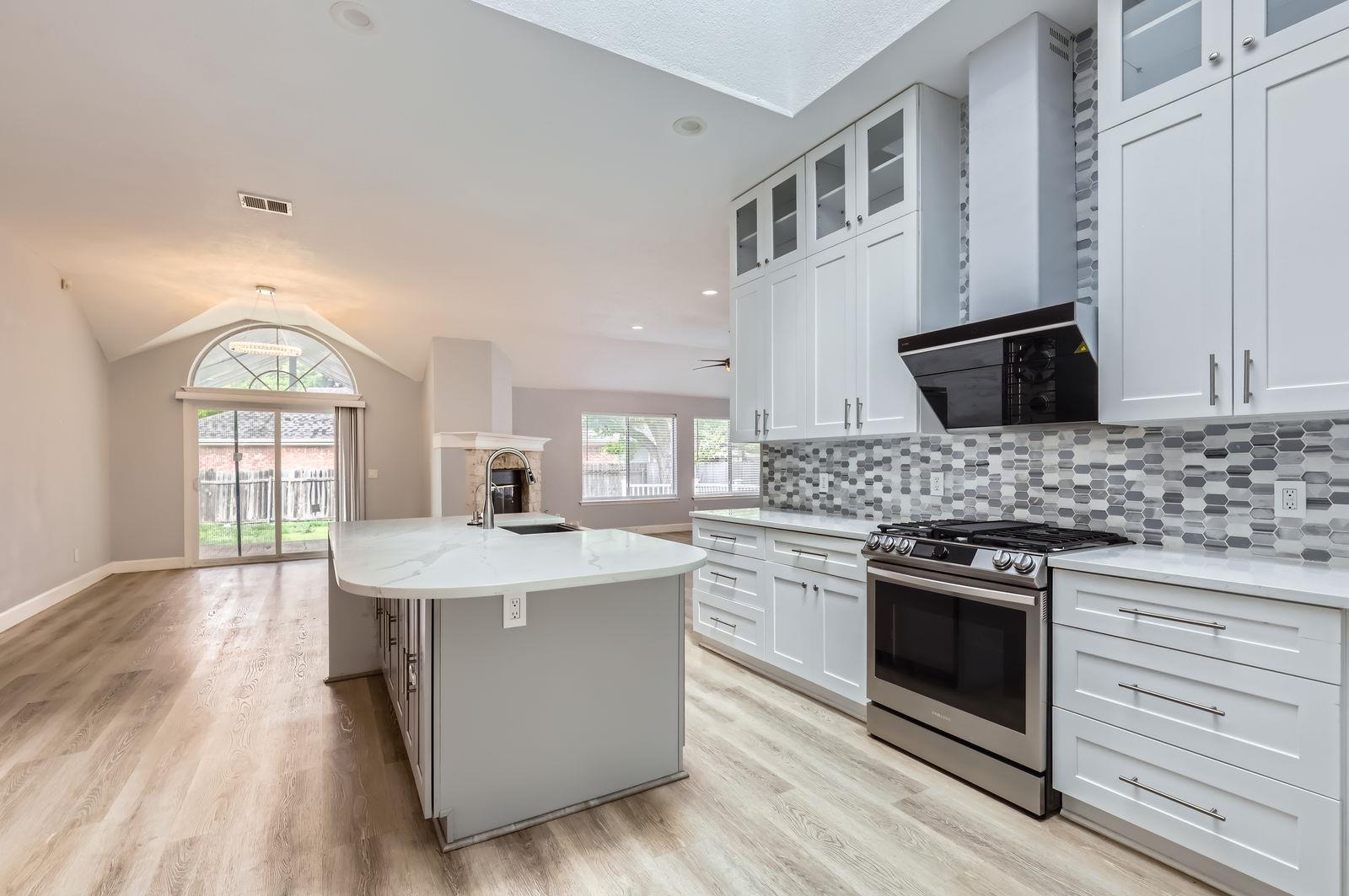 8904 Sharpstone Trl, Austin, TX 78717