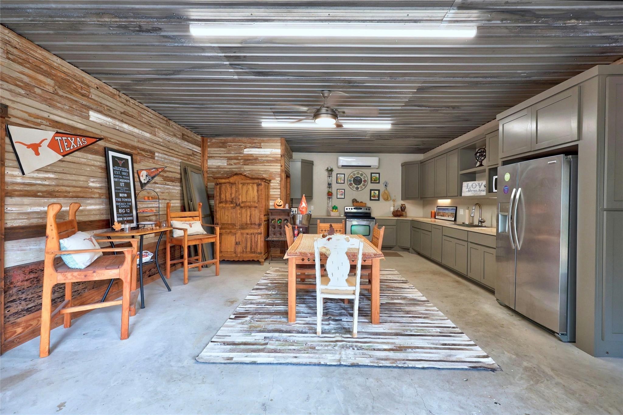 622 W 7th St, Taylor, TX 76574