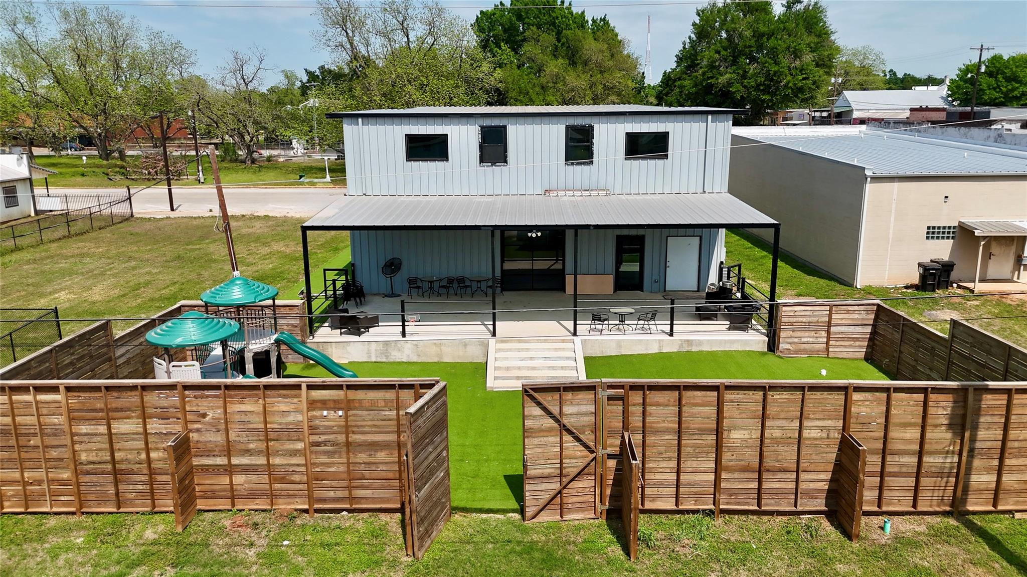 617 Main St, Lexington, TX 78947