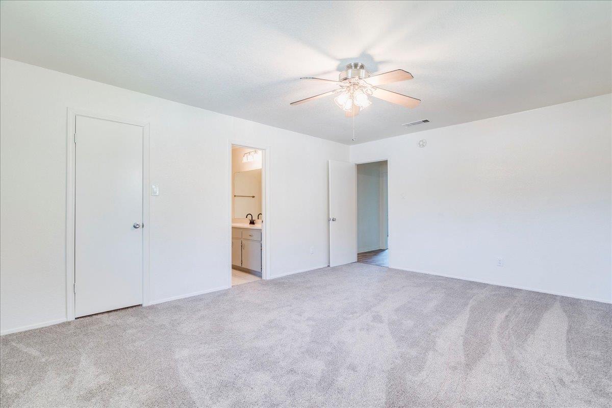 706 WINDSOR Rd, Round Rock, TX 78664